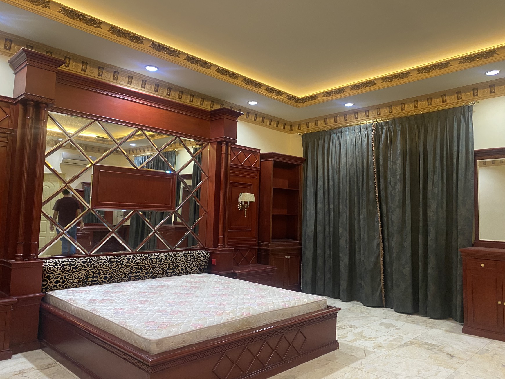 rumah nyaman hadap timur
