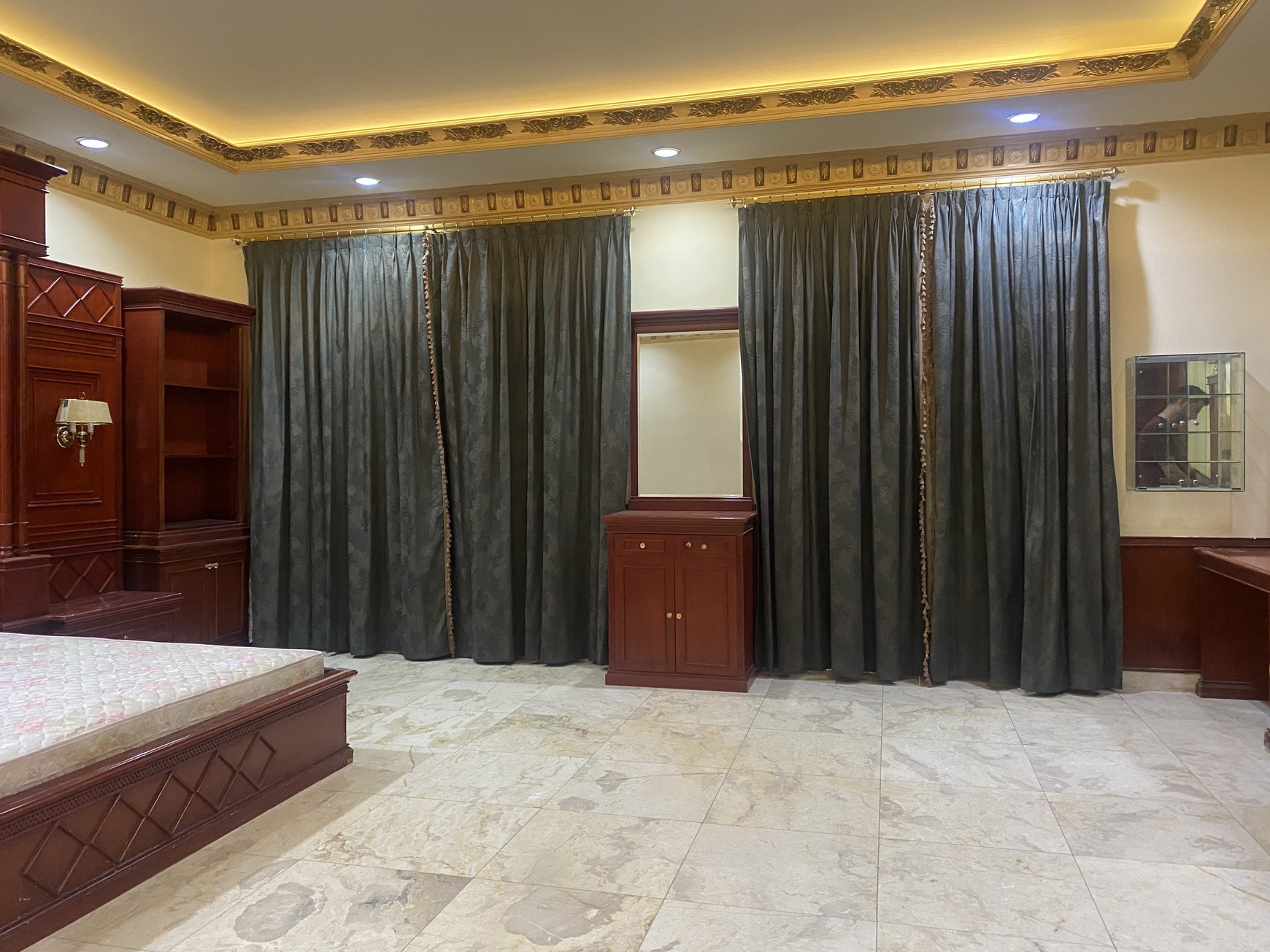 rumah nyaman hadap timur