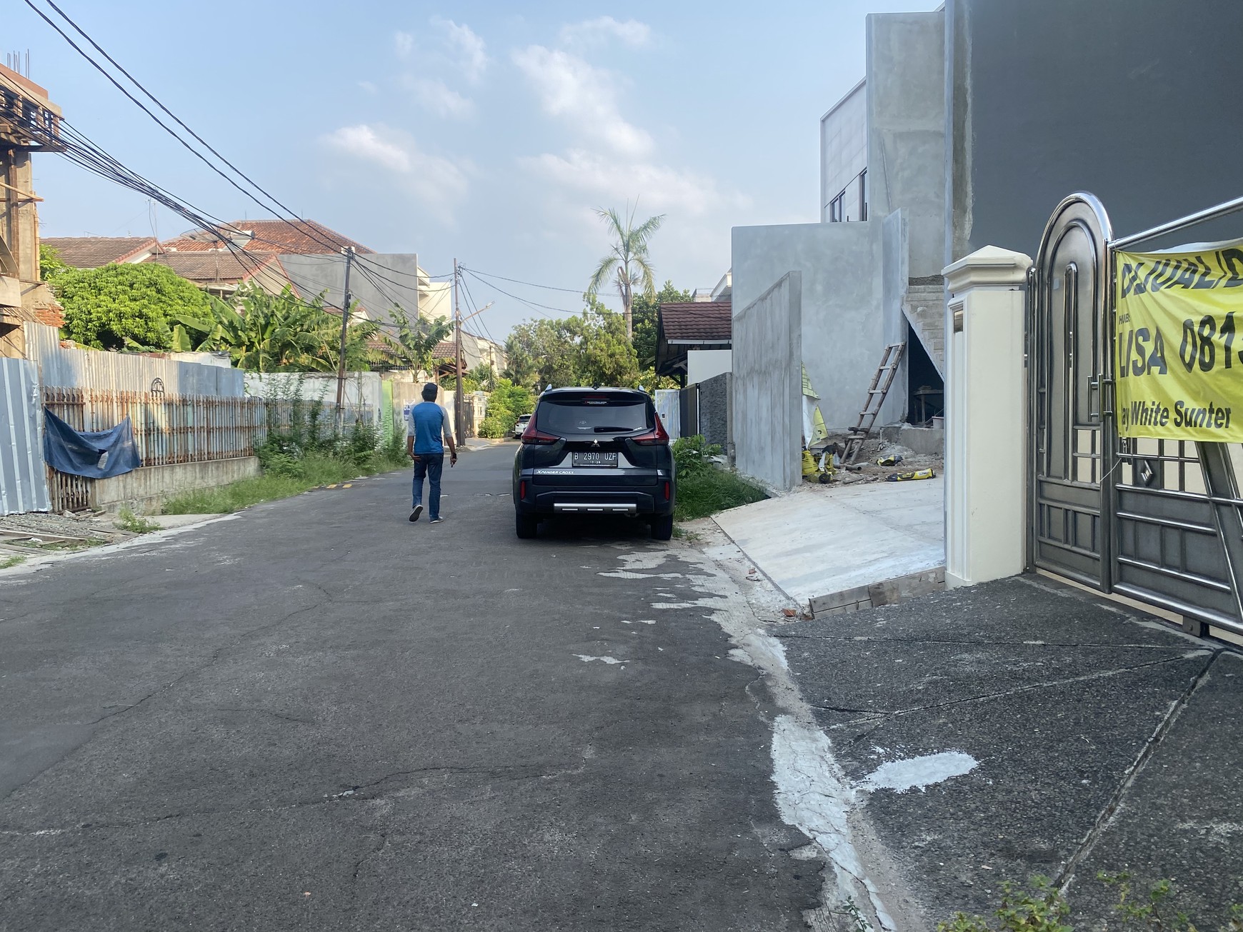 rumah nyaman hadap timur