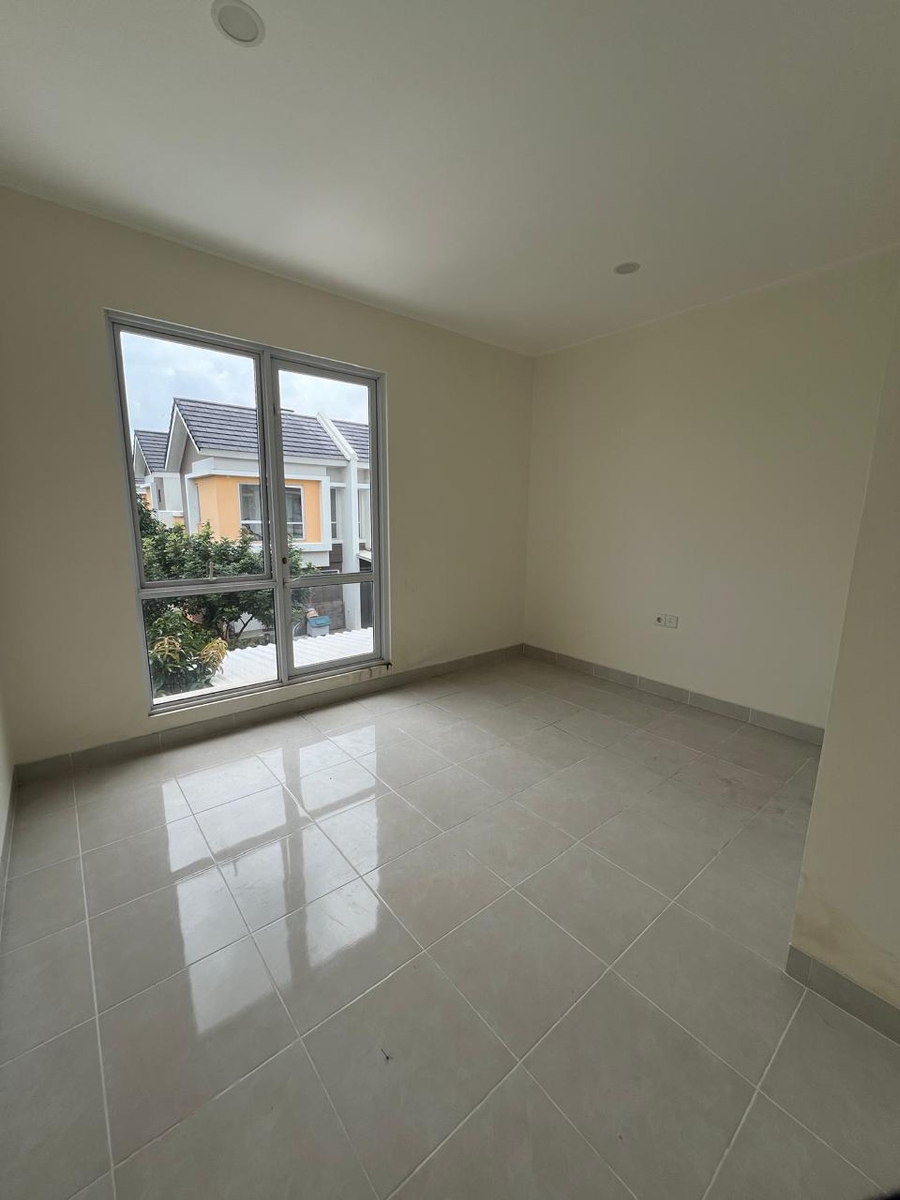 Murah. Rumah Bagus Harga Menarik Martinez, Gading Serpong