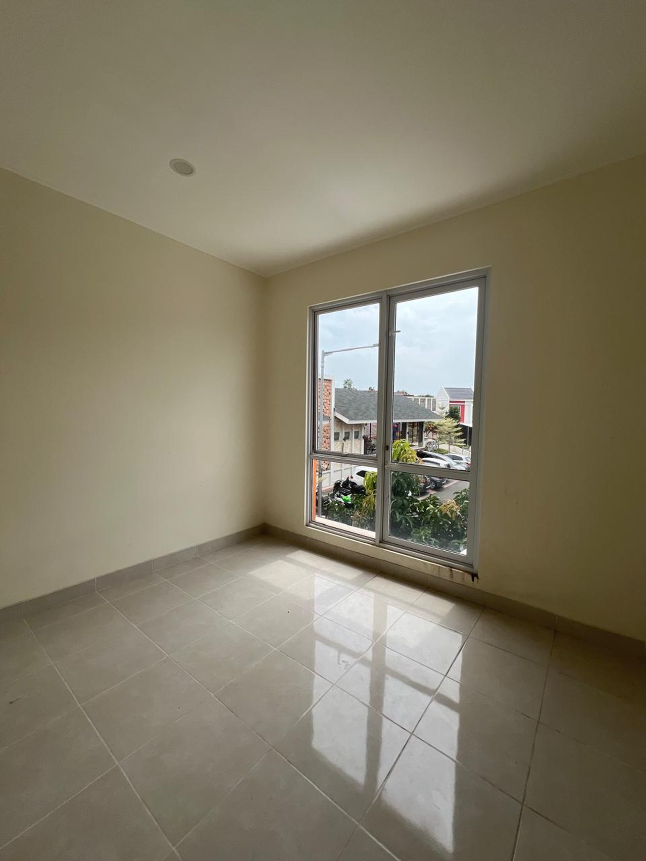 Murah. Rumah Bagus Harga Menarik Martinez, Gading Serpong