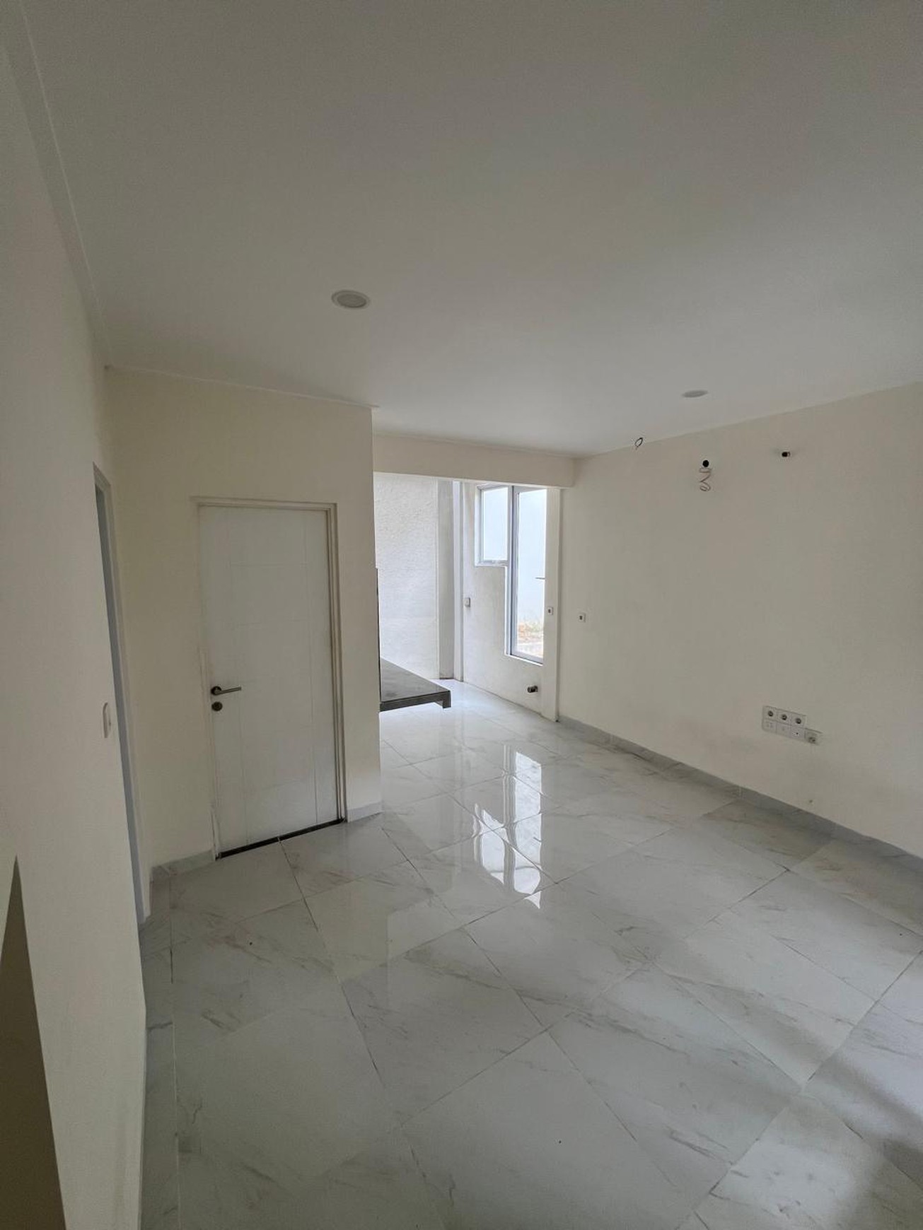 Murah. Rumah Bagus Harga Menarik Martinez, Gading Serpong
