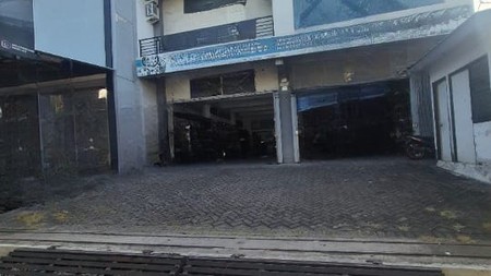 Disewakan bangunan komersial siap pakai 3 lantai di Bratang Binangun, Ngagel, Surabaya Timur