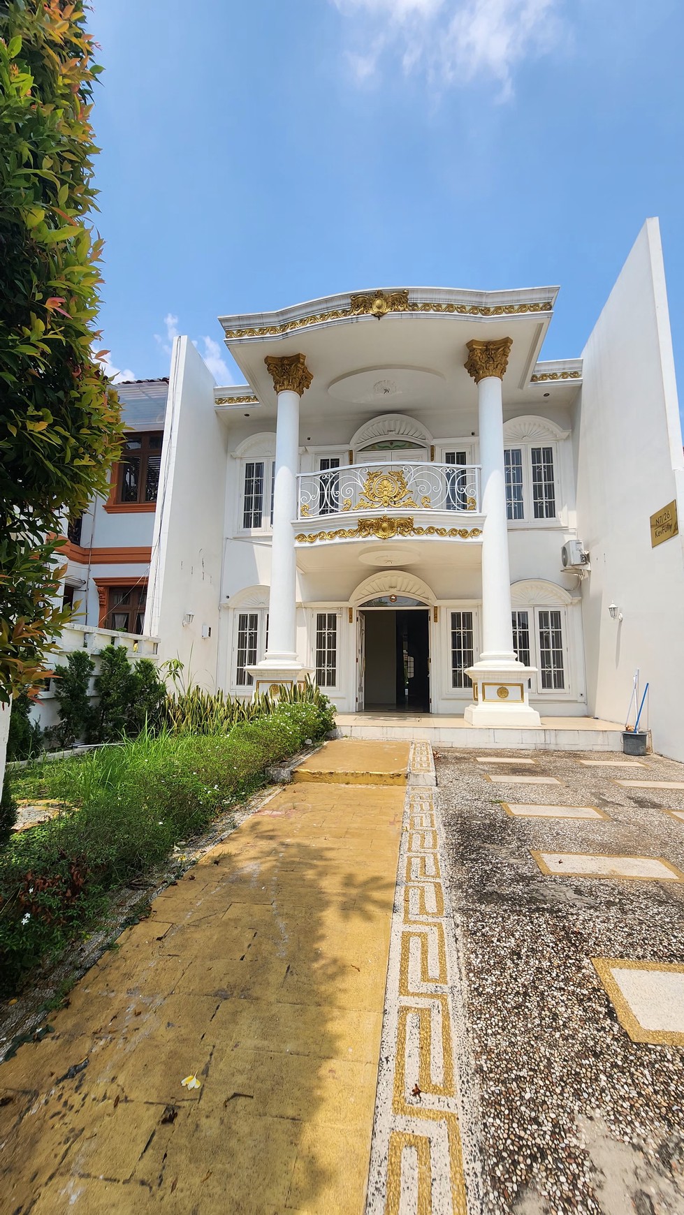 RUMAH CANTIK SIAP HUNI DI CITRA GRAN CIBUBUR