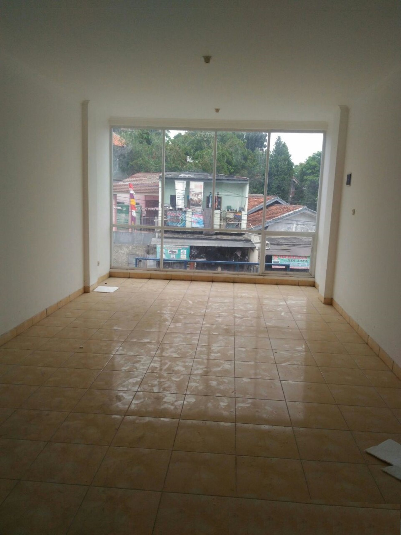 Ruko 3 Lantai, Harga  Murah Lokasi  Strategis di Jalan Raya  Ciputat