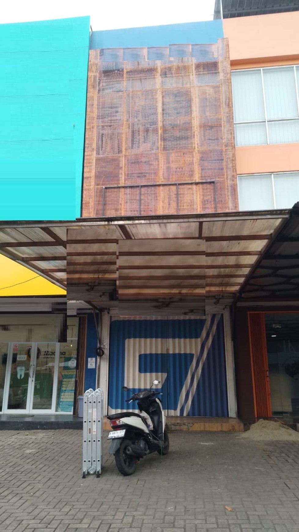 Ruko 3 Lantai, Harga  Murah Lokasi  Strategis di Jalan Raya  Ciputat