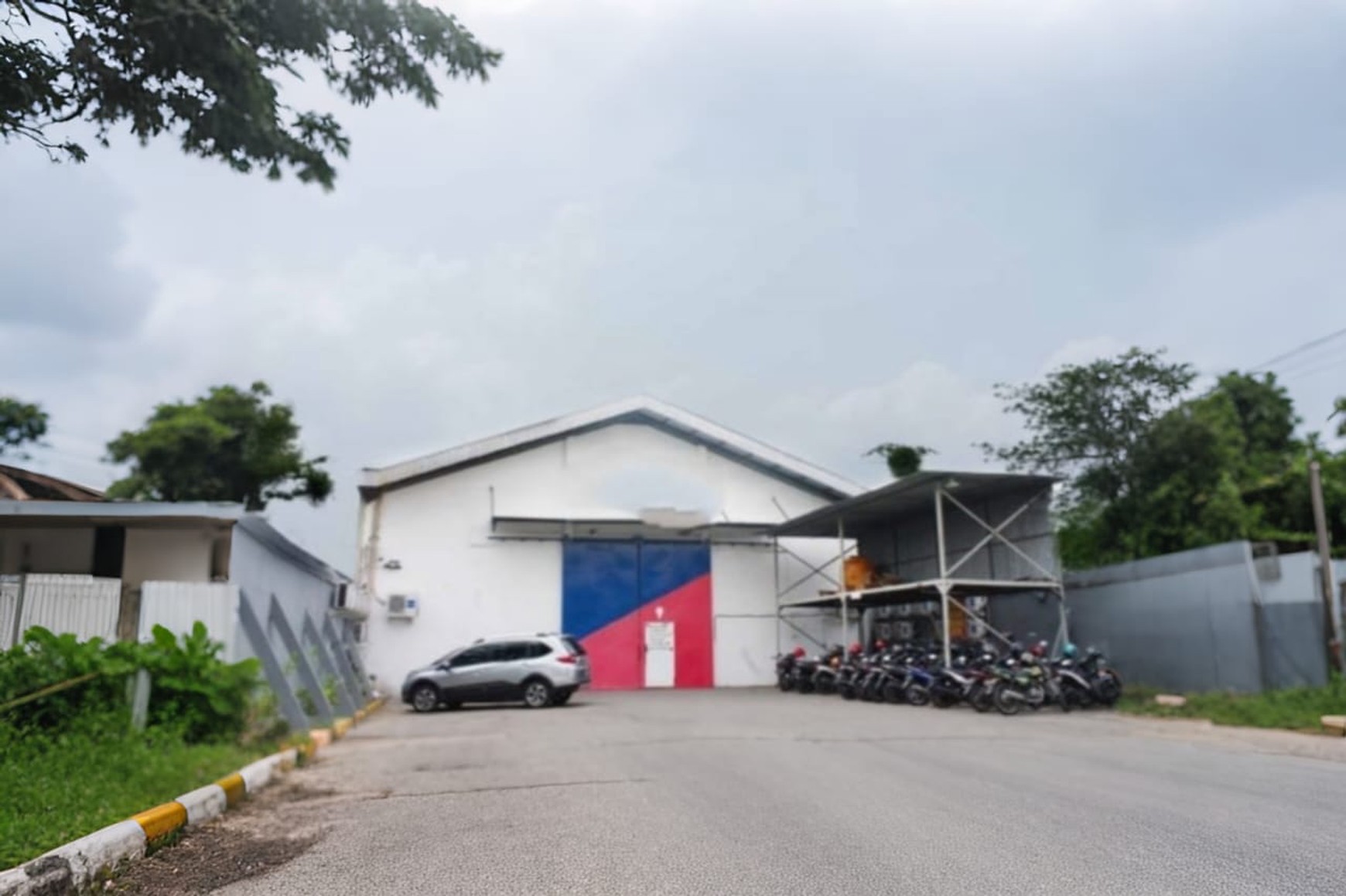 Jual/Sewa Kantor Murah Berlokasi Strategis di Wiyung Surabaya dekat Dengan Perumahan Elite