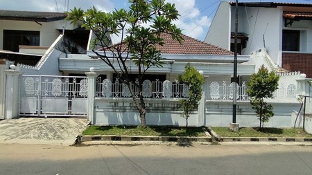 Dijual Rumah 2 lantai SHM di Margorejo Indah Surabaya