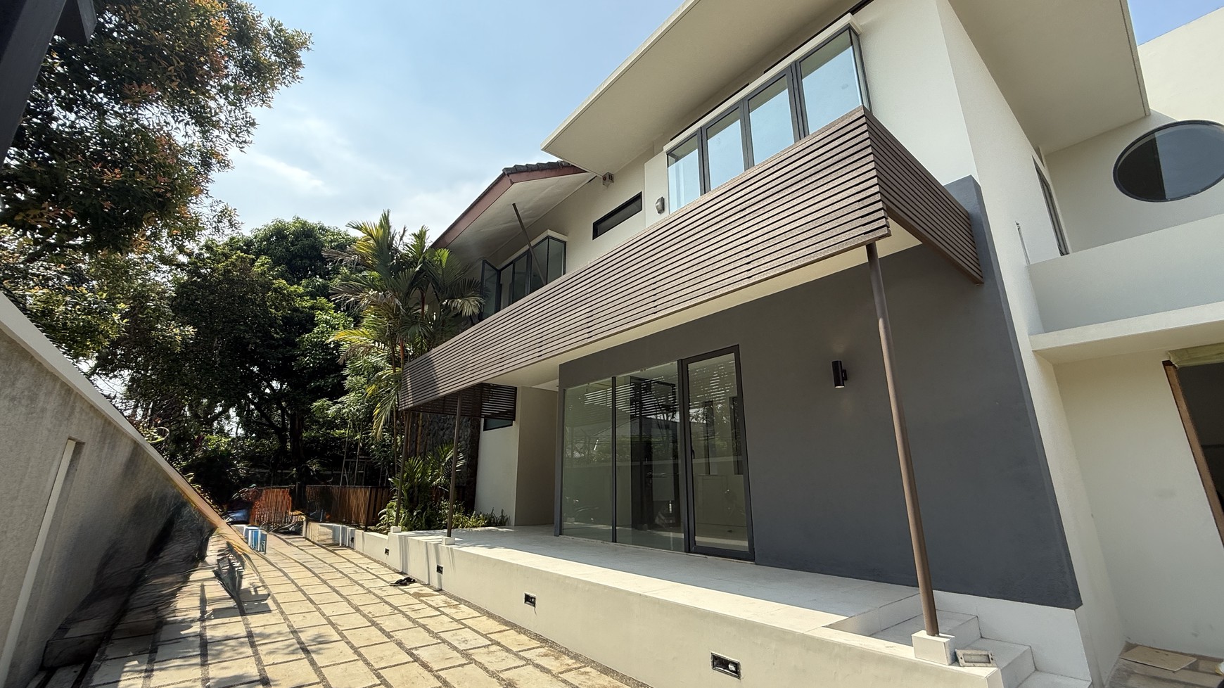 BIG, MODERN AND BEAUTIFUL HOUSE AT CIPETE AREA