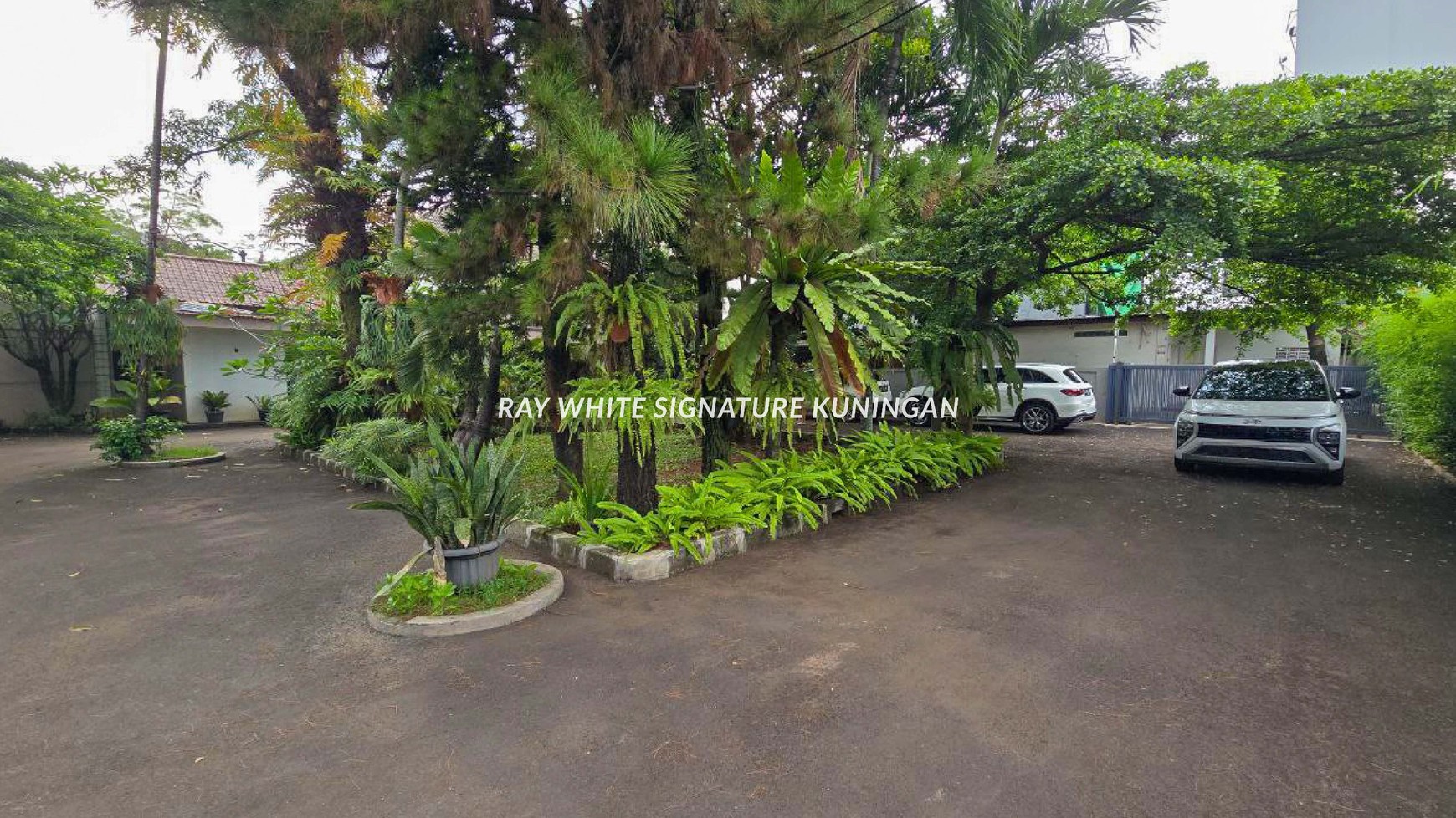 Rumah Nyaman dan Asri, Lokasi Premium di Jl. RS Fatmawati Raya
