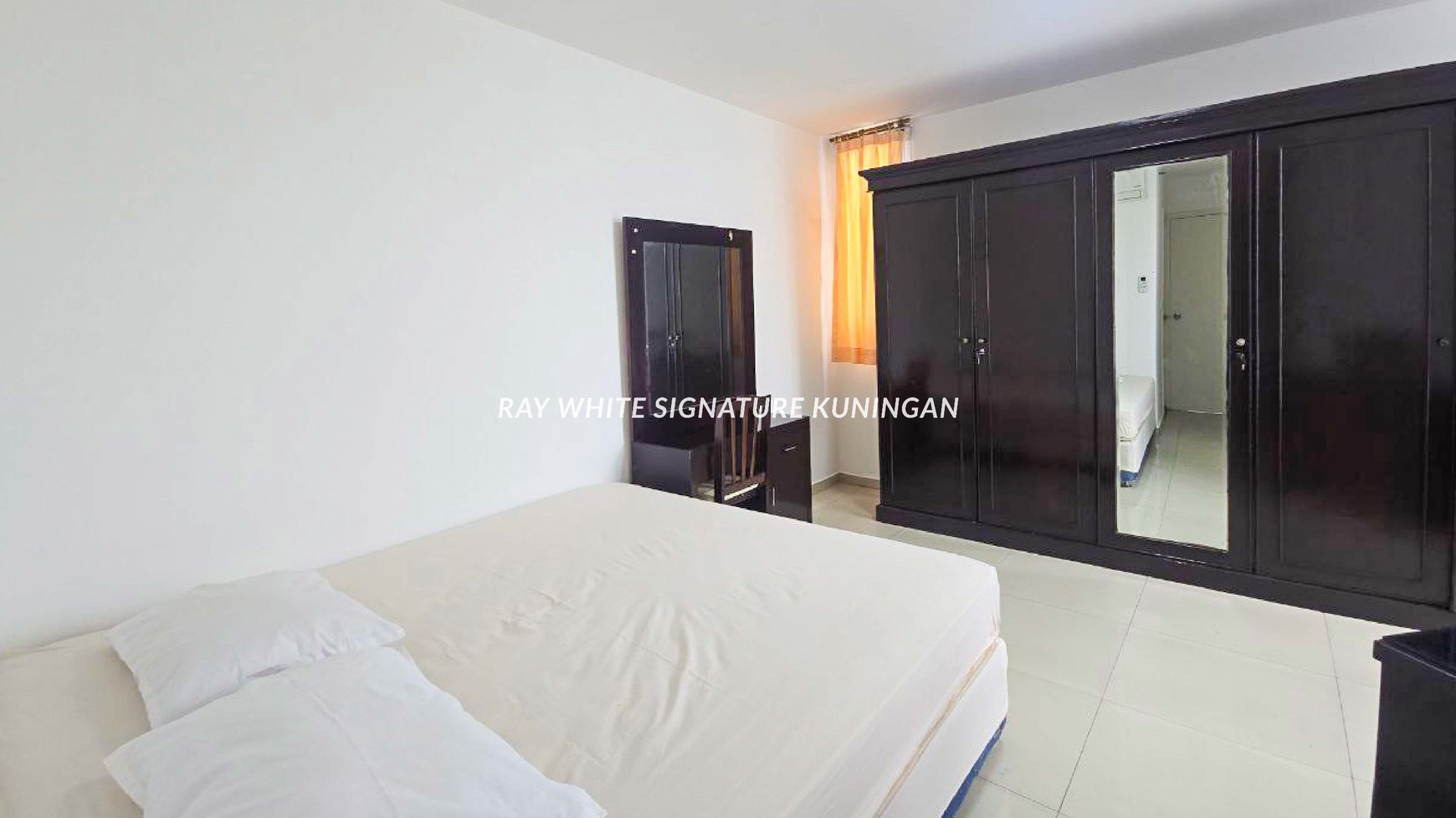 Dijual Apartemen Taman Rasuna Layak Huni, 3BR 