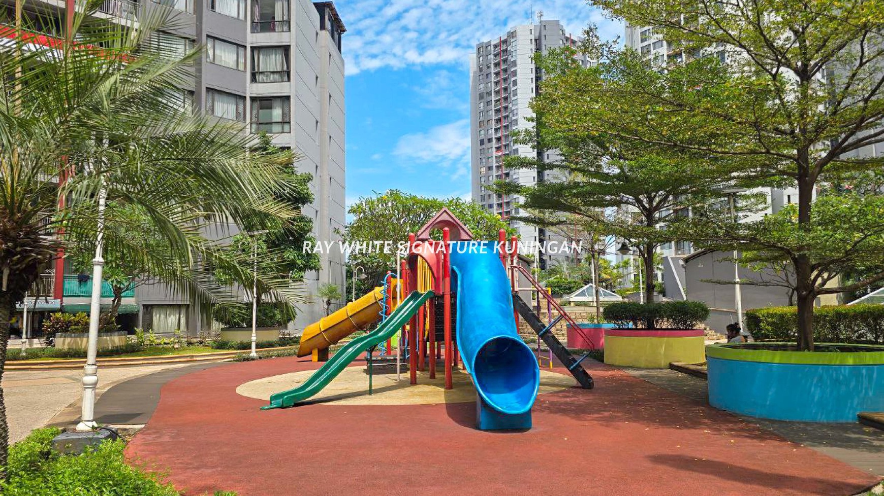 Dijual Apartemen Taman Rasuna Layak Huni, 3BR 