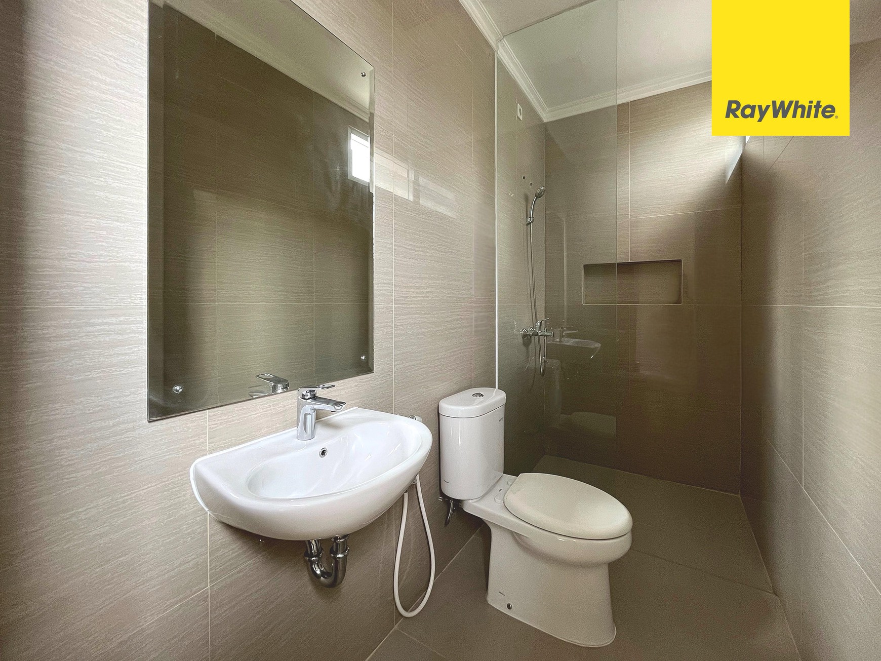 Rumah 2 Lantai di Citraland, Cibubur