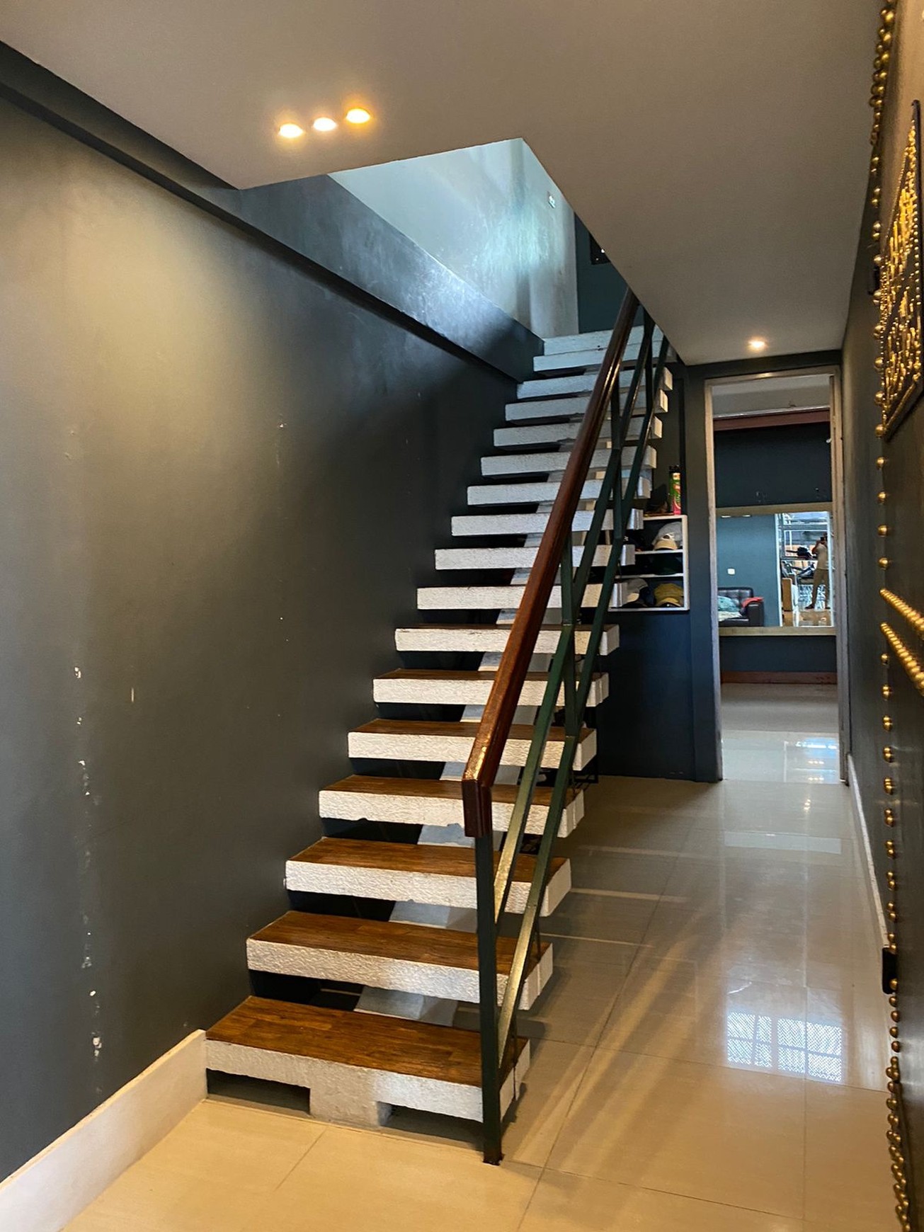 Rumah Dijual di Serpong Tangerang Selatan - Desain Modern Minimalis, Siap Huni
