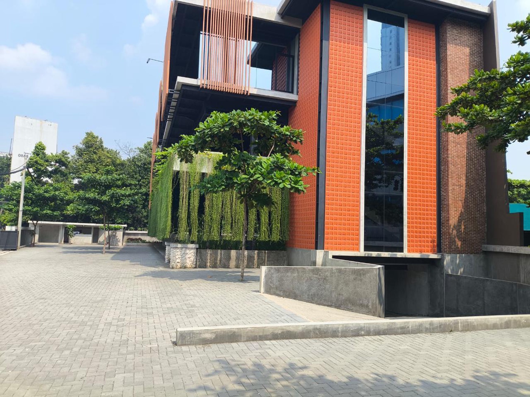 Dijual Gedung Baru Siap Pakai Strategis Di Buncit Raya Potensi Untuk Office, Bisnis Maupun Investasi.