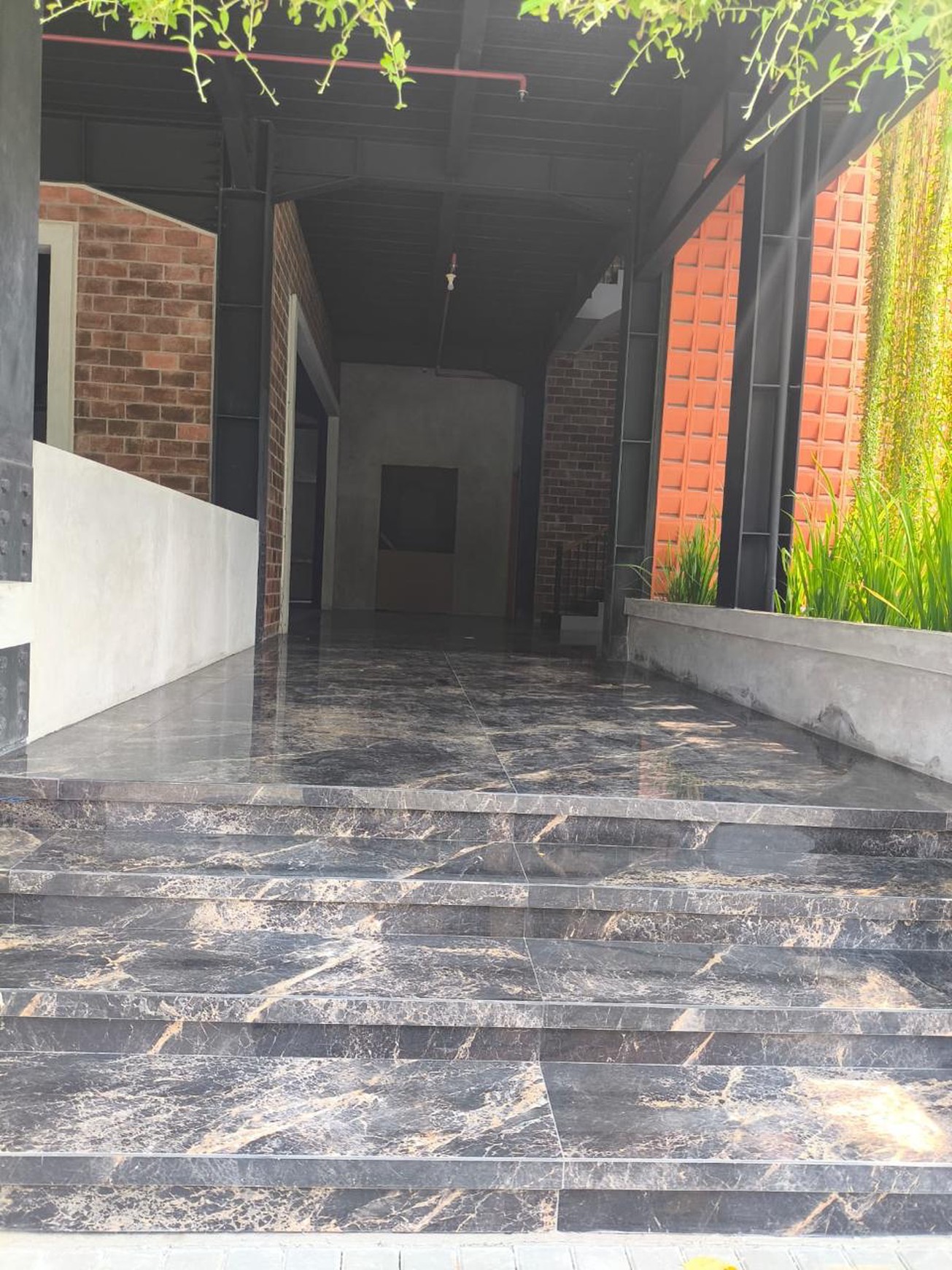 Dijual Gedung Baru Siap Pakai Strategis Di Buncit Raya Potensi Untuk Office, Bisnis Maupun Investasi.
