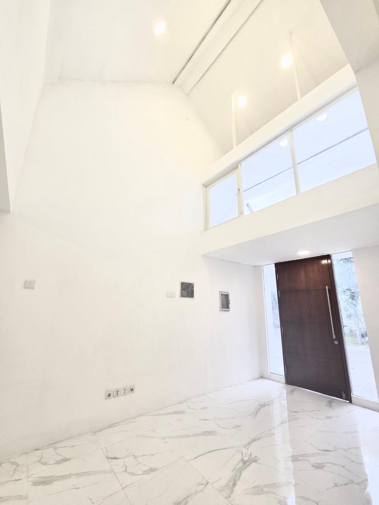 Dijual Rumah Sudah Renovasi High Celling North West Park Citraland
