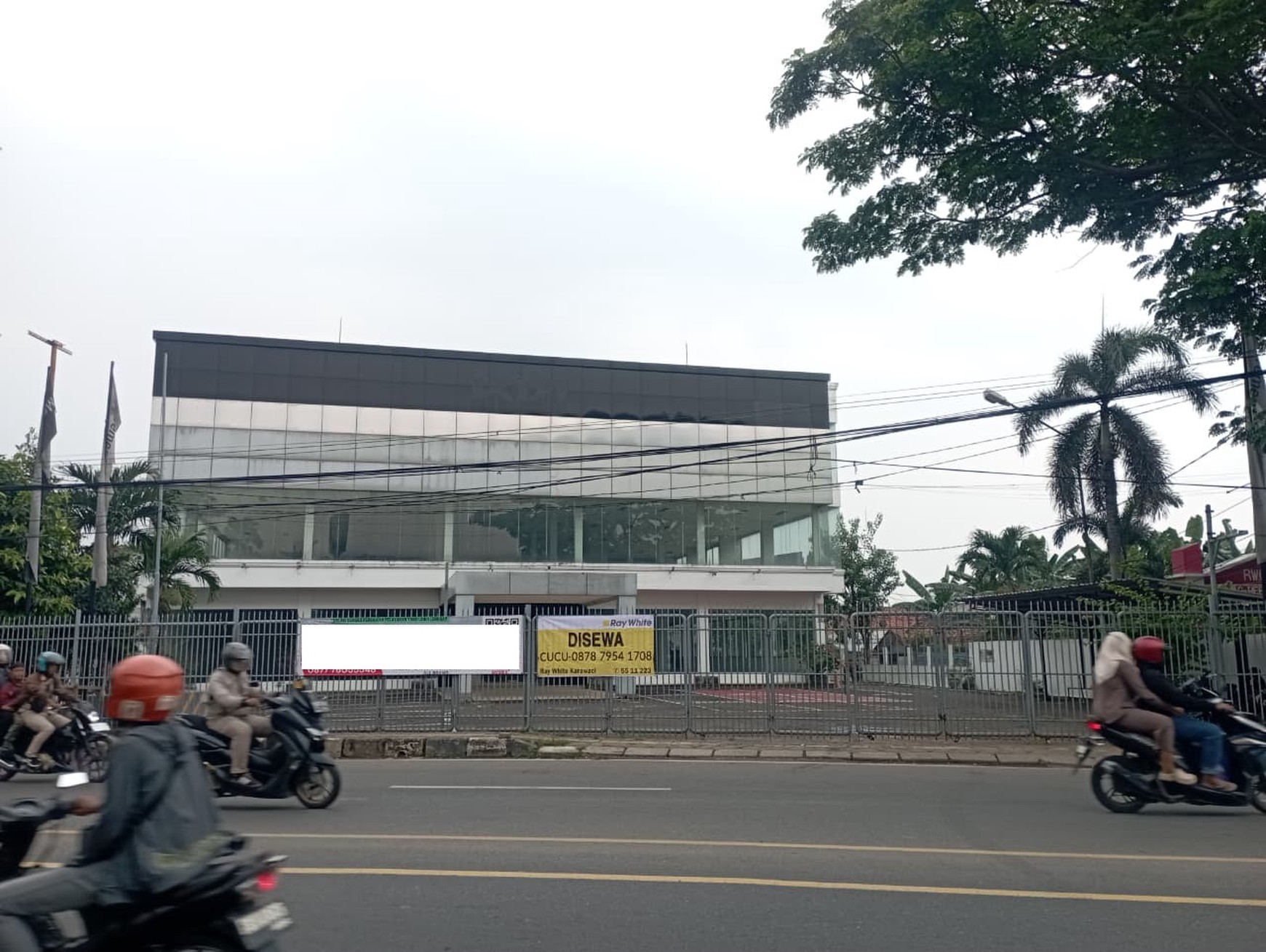Disewakan Gedung Ex Kia Cimone JL. Merdeka - Pabuaran Tangerang