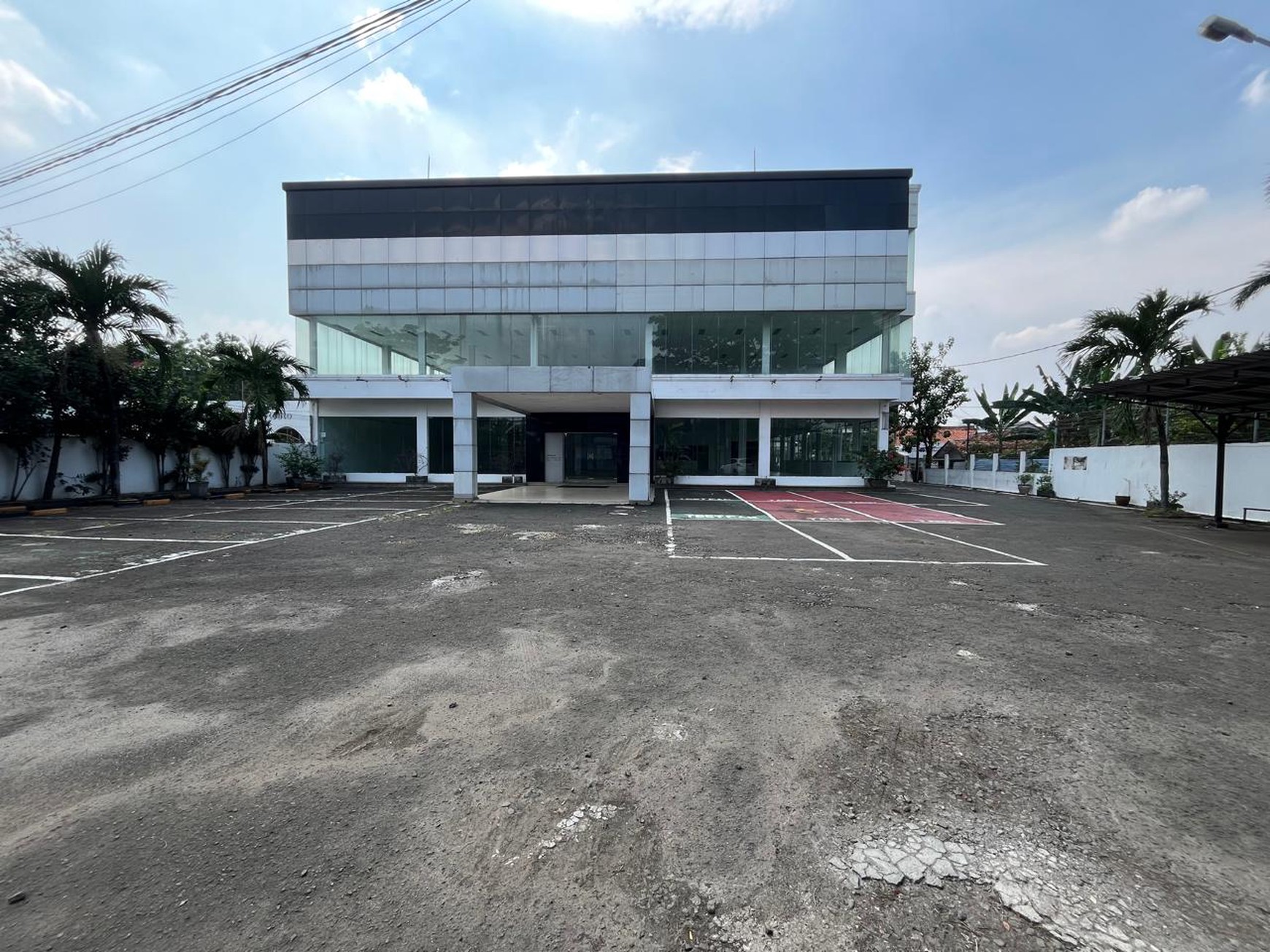 Disewakan Gedung Ex Kia Cimone JL. Merdeka - Pabuaran Tangerang