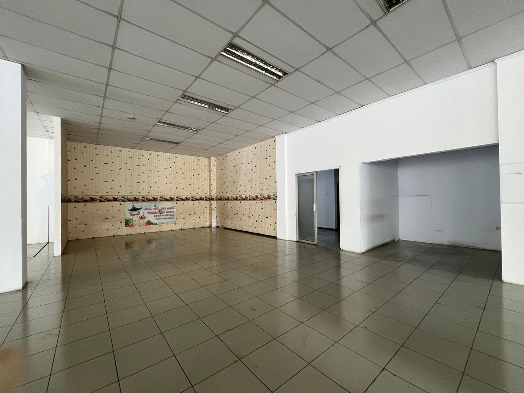 Disewakan Gedung Ex Kia Cimone JL. Merdeka - Pabuaran Tangerang