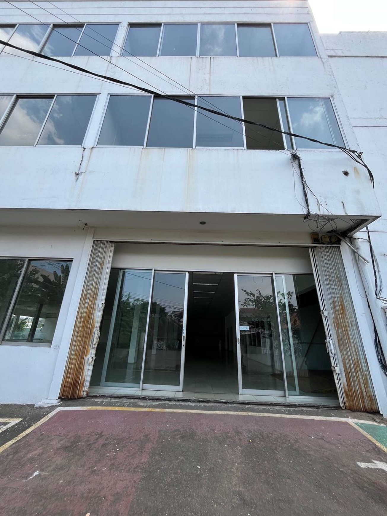 Disewakan Gedung Ex Kia Cimone JL. Merdeka - Pabuaran Tangerang