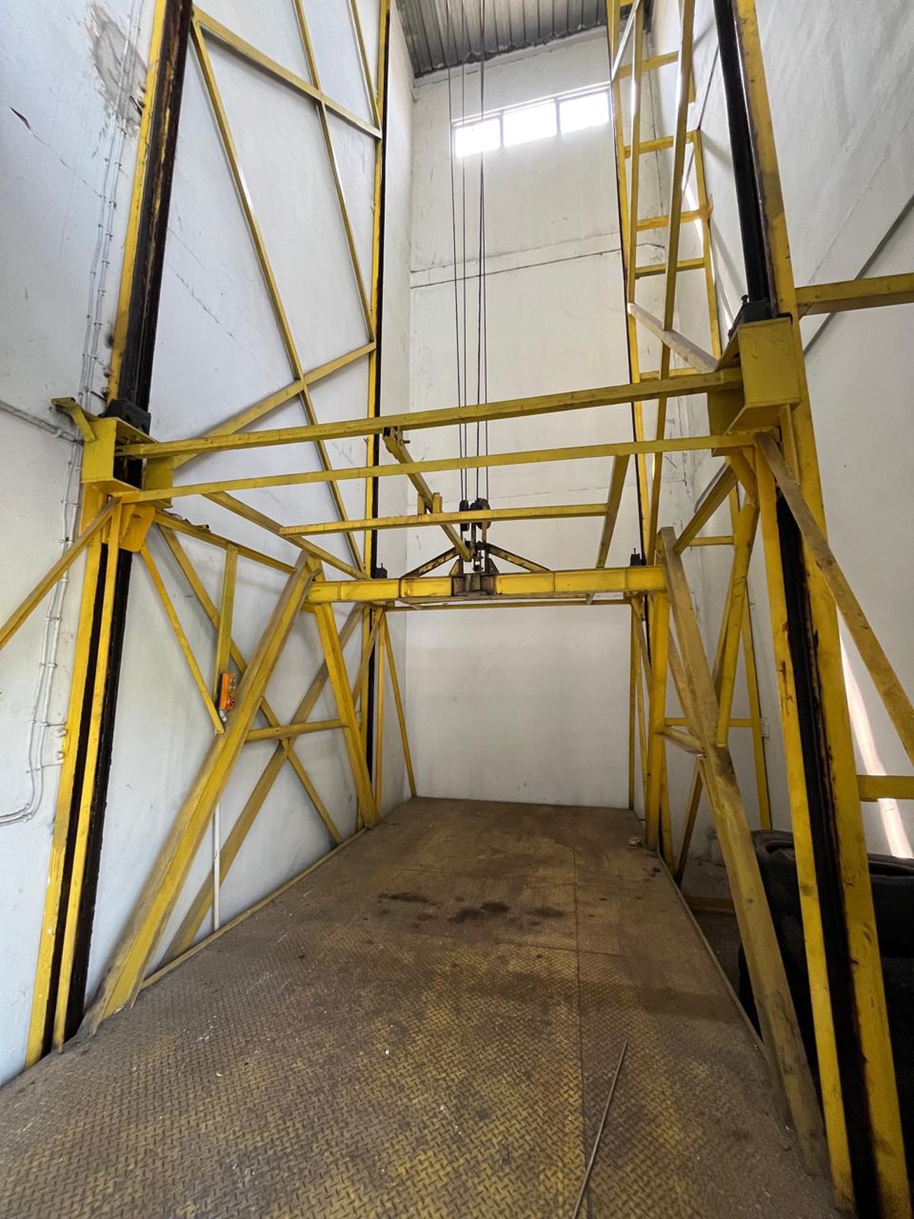 Disewakan Gedung Ex Kia Cimone JL. Merdeka - Pabuaran Tangerang