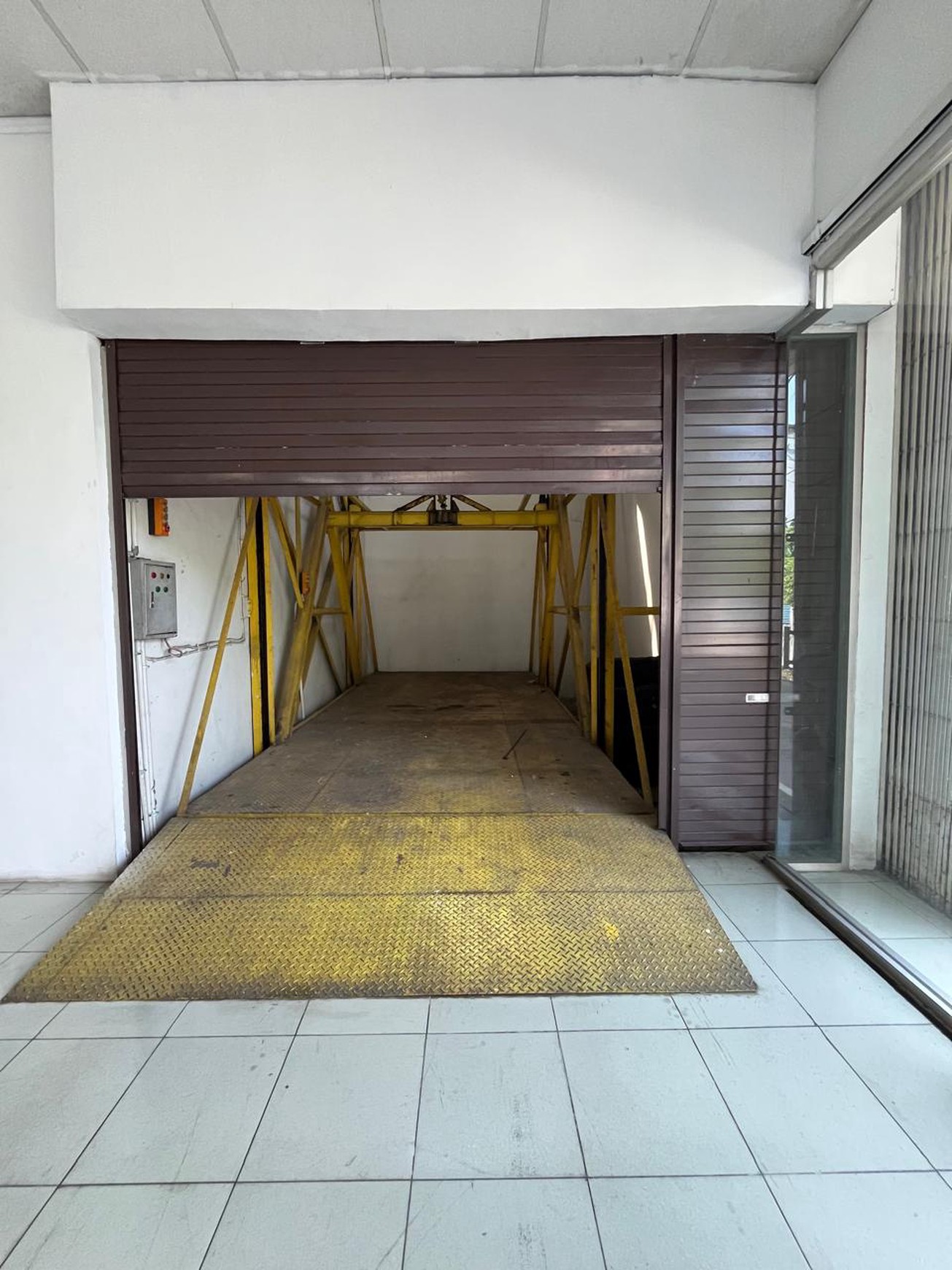 Disewakan Gedung Ex Kia Cimone JL. Merdeka - Pabuaran Tangerang