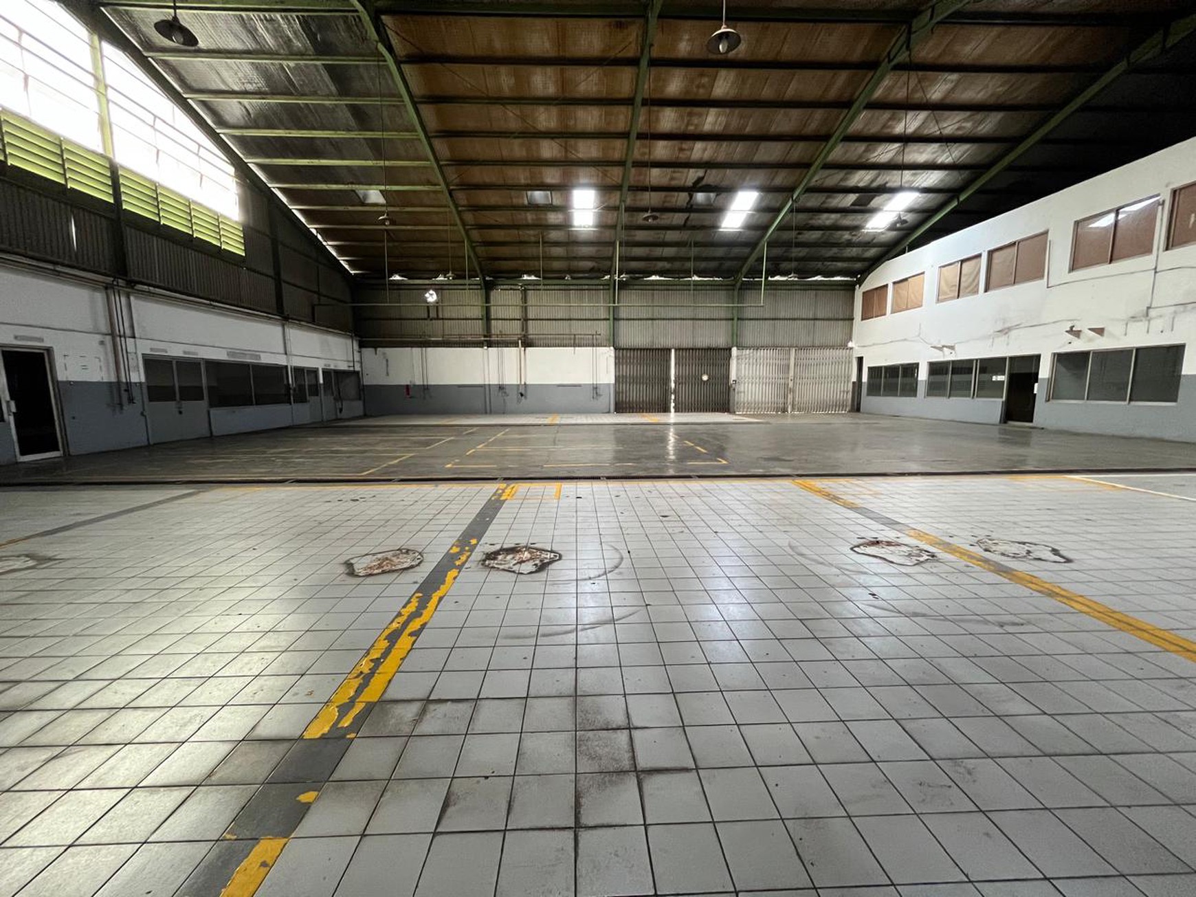 Disewakan Gedung Ex Kia Cimone JL. Merdeka - Pabuaran Tangerang