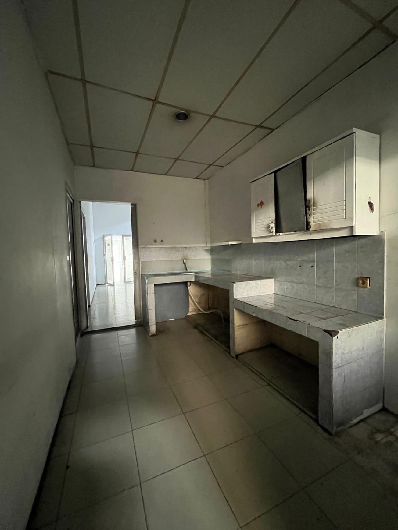 Disewakan Gedung Ex Kia Cimone JL. Merdeka - Pabuaran Tangerang