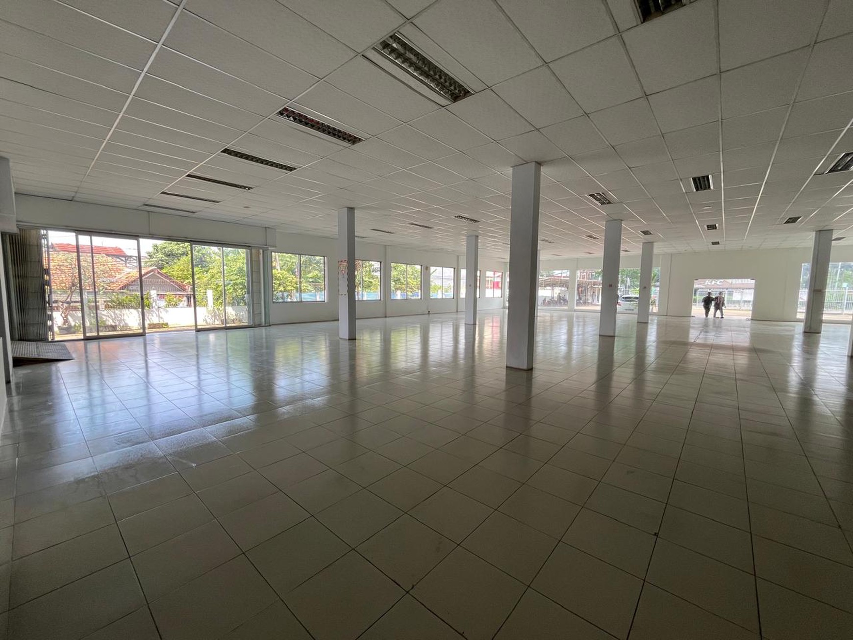 Disewakan Gedung Ex Kia Cimone JL. Merdeka - Pabuaran Tangerang