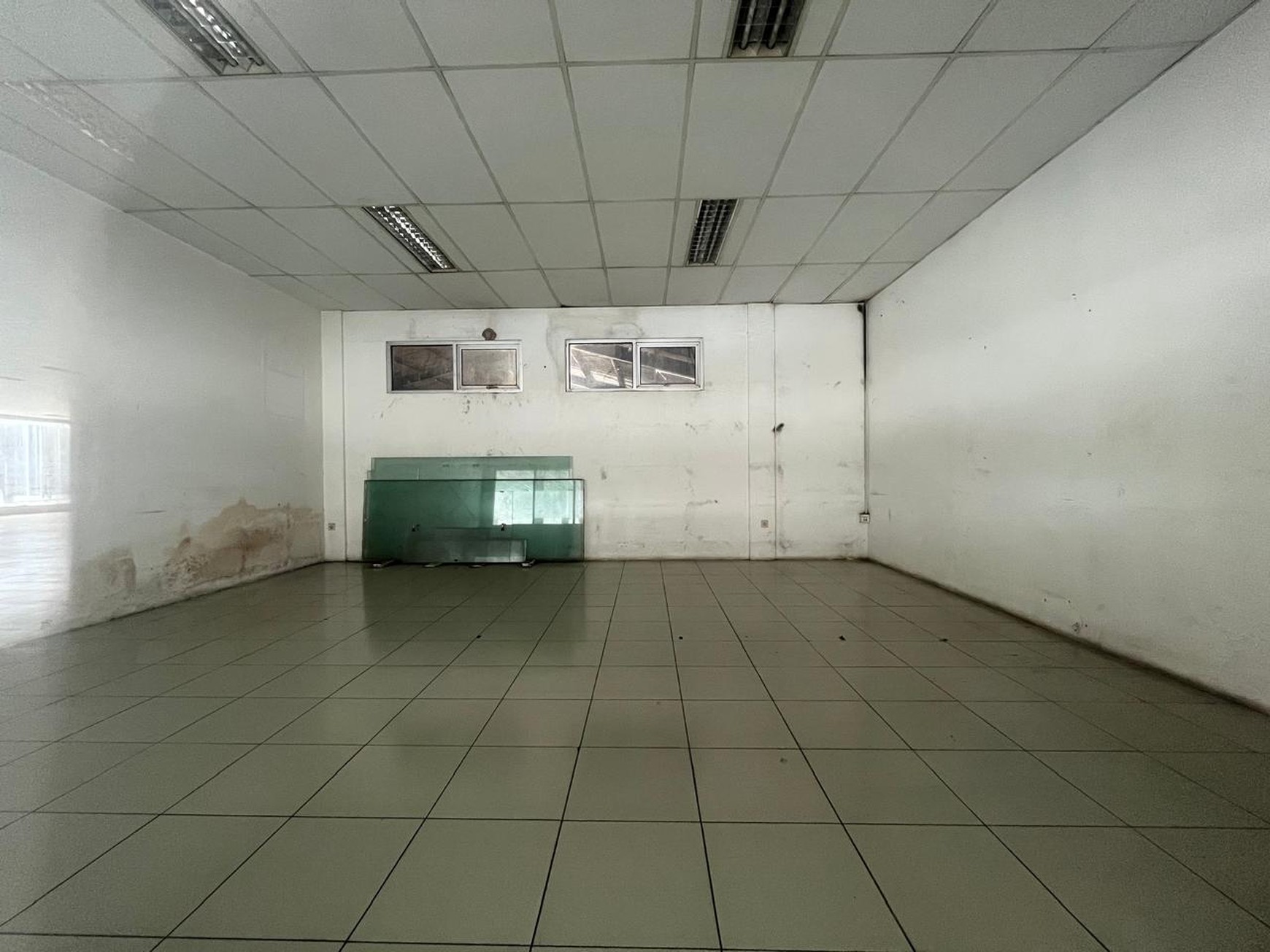 Disewakan Gedung Ex Kia Cimone JL. Merdeka - Pabuaran Tangerang