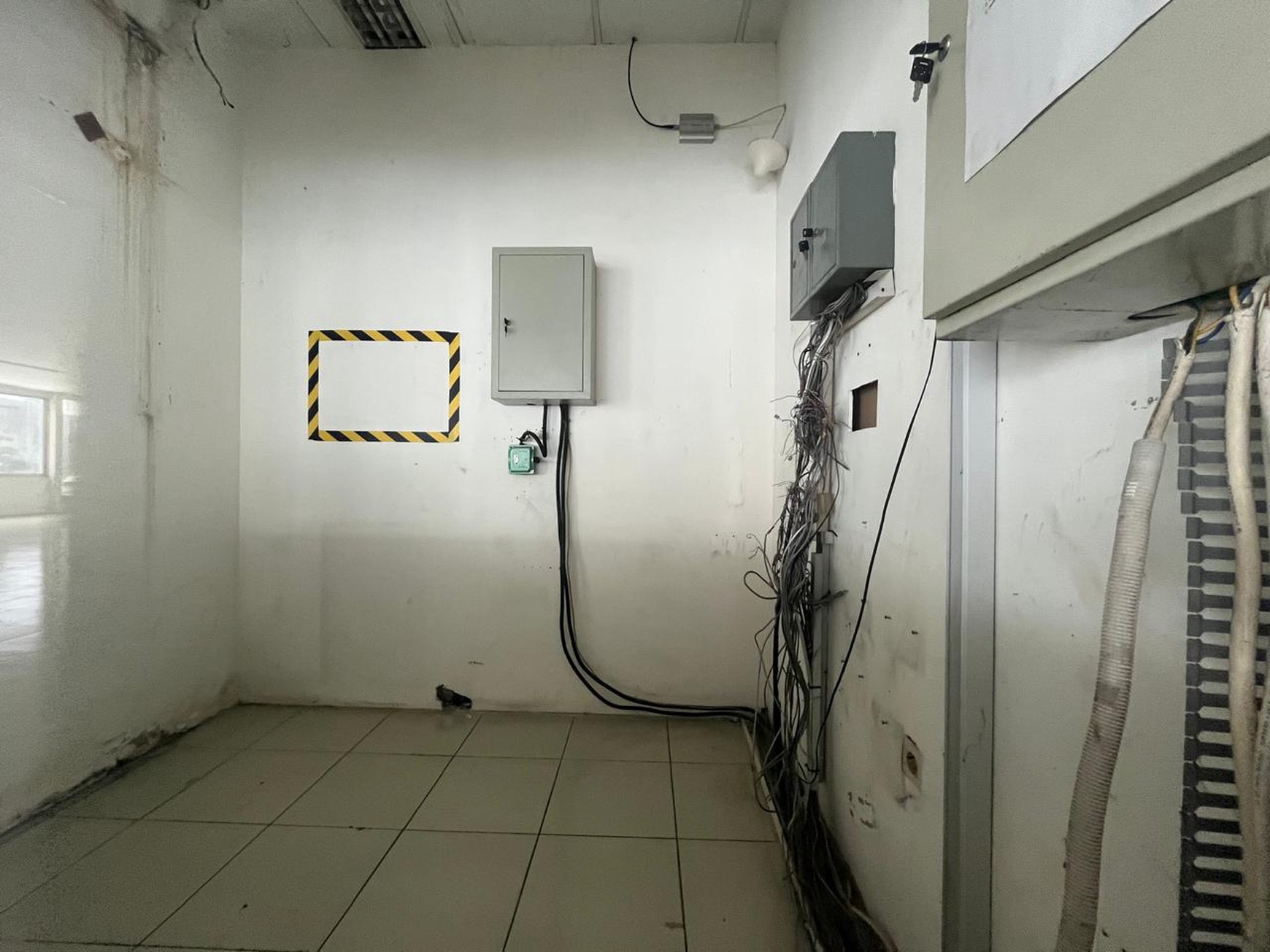 Disewakan Gedung Ex Kia Cimone JL. Merdeka - Pabuaran Tangerang