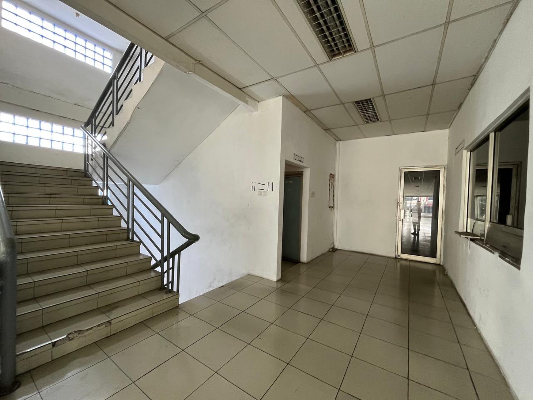 Disewakan Gedung Ex Kia Cimone JL. Merdeka - Pabuaran Tangerang