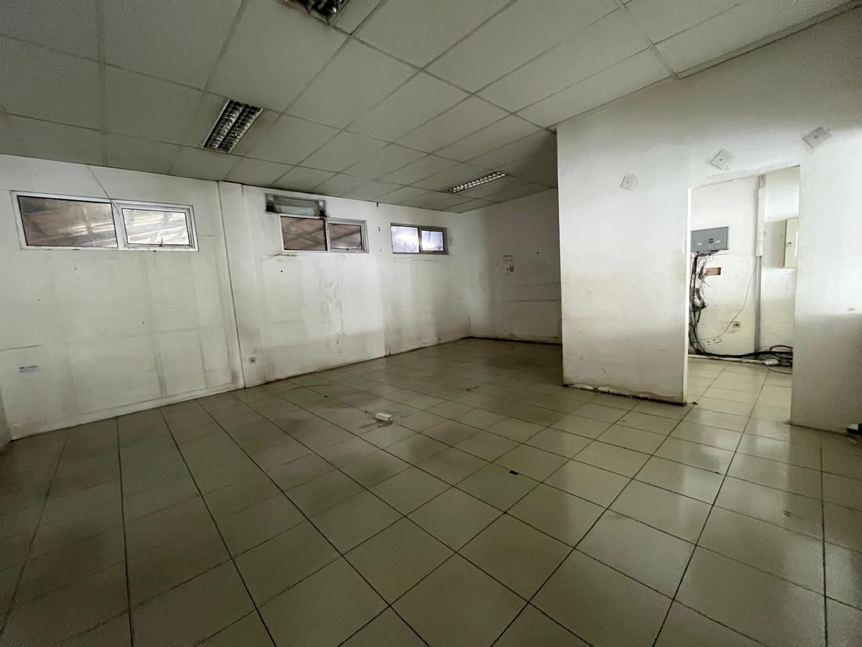 Disewakan Gedung Ex Kia Cimone JL. Merdeka - Pabuaran Tangerang