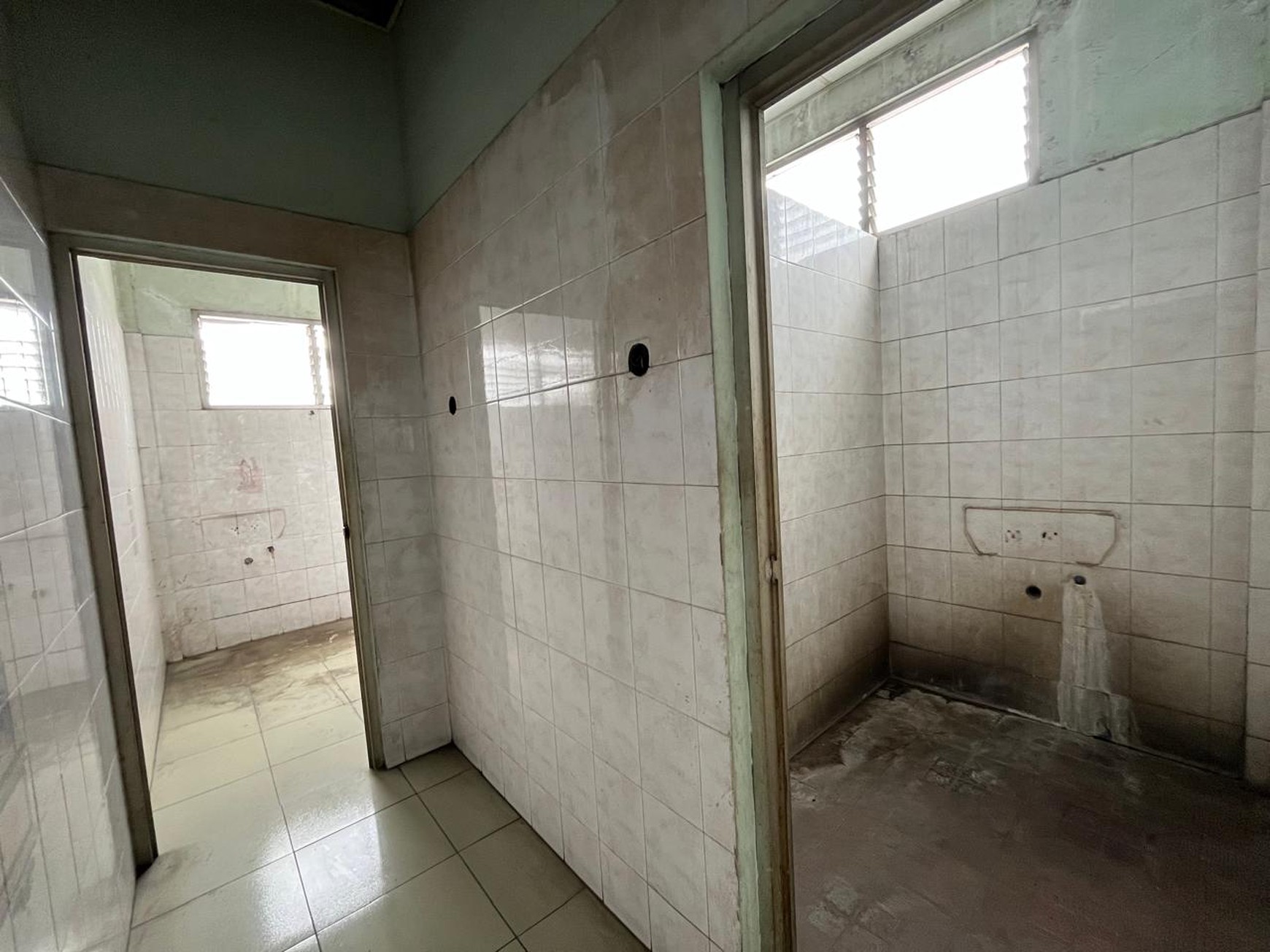 Disewakan Gedung Ex Kia Cimone JL. Merdeka - Pabuaran Tangerang