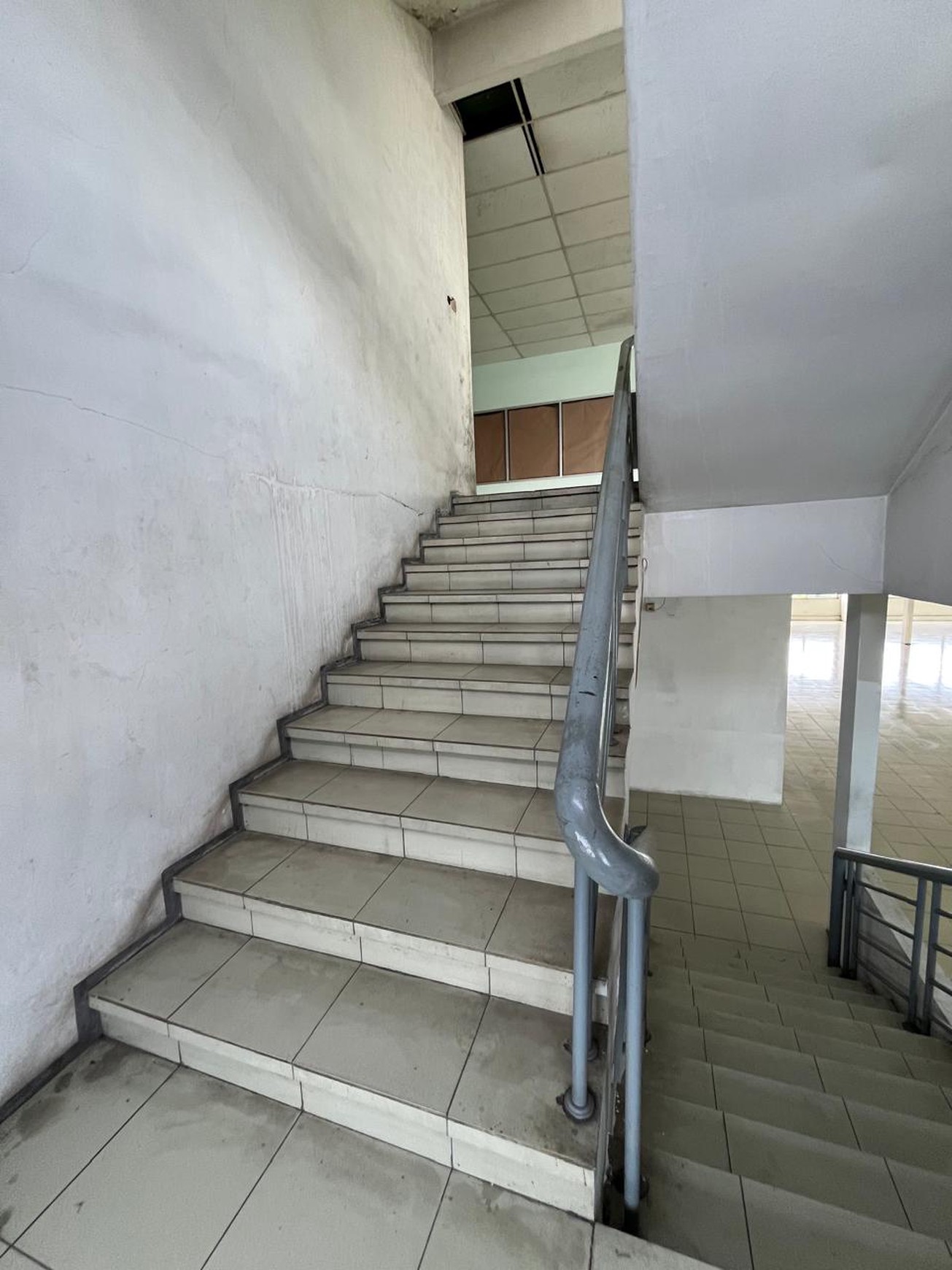 Disewakan Gedung Ex Kia Cimone JL. Merdeka - Pabuaran Tangerang