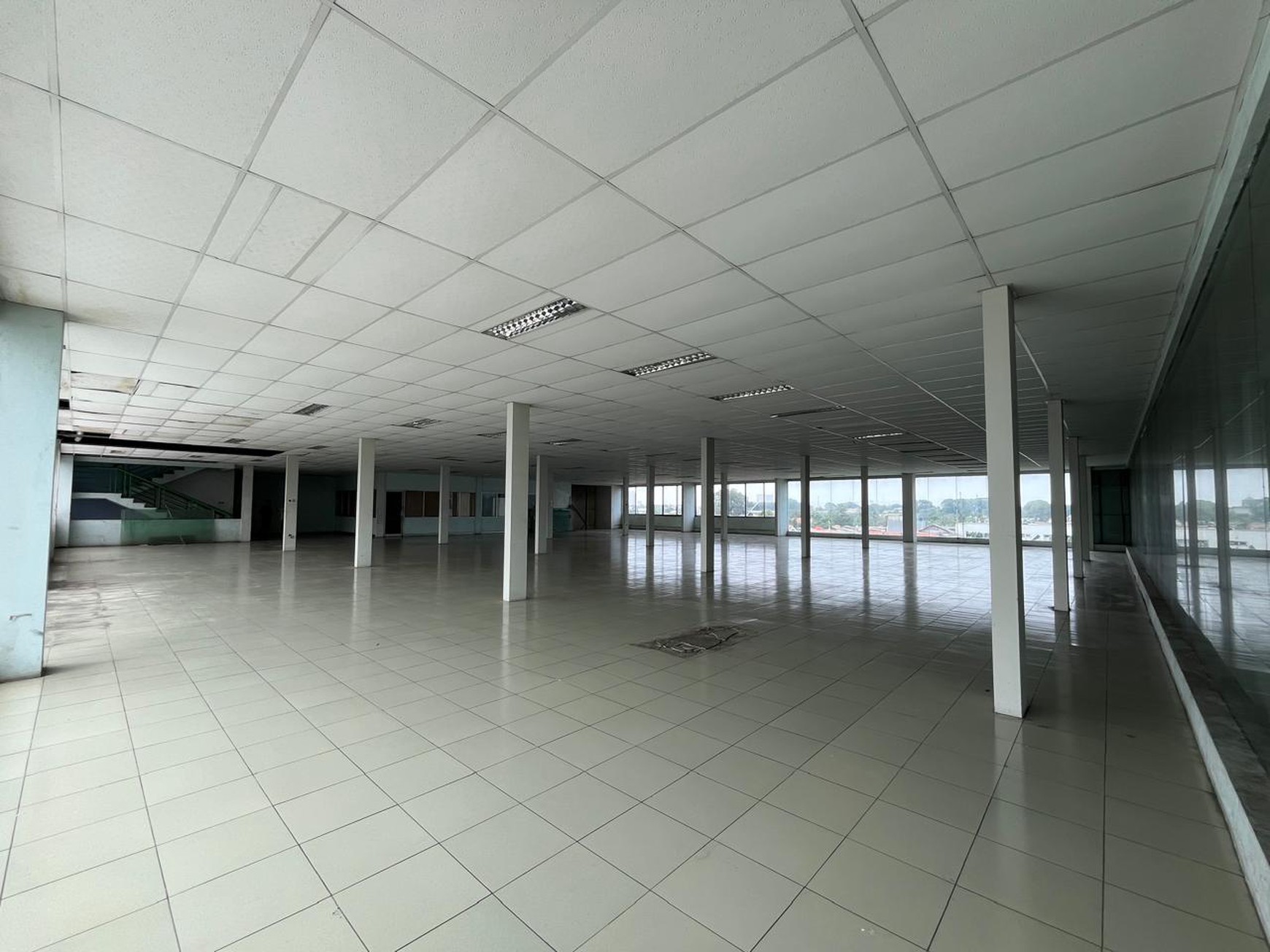 Disewakan Gedung Ex Kia Cimone JL. Merdeka - Pabuaran Tangerang