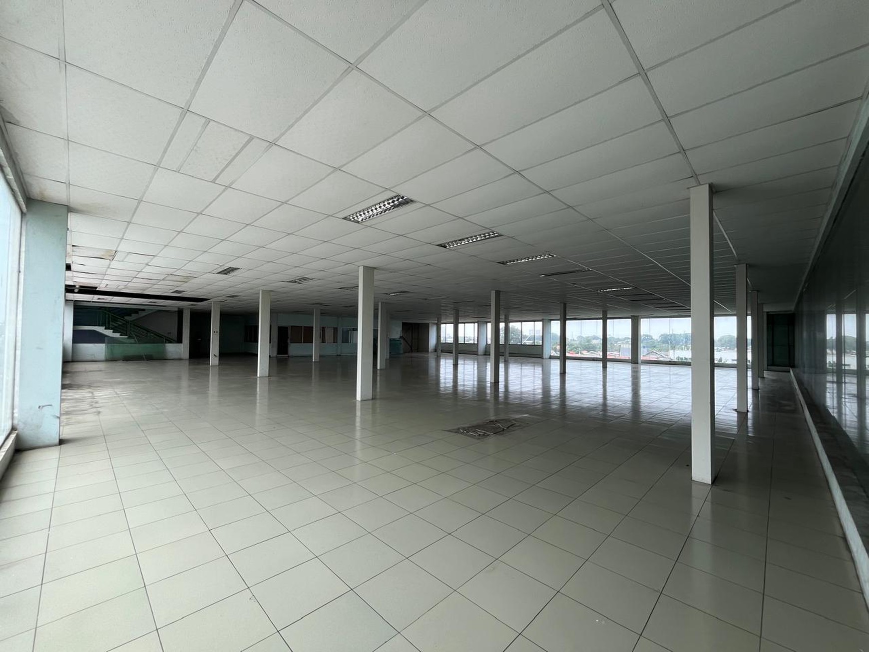 Disewakan Gedung Ex Kia Cimone JL. Merdeka - Pabuaran Tangerang