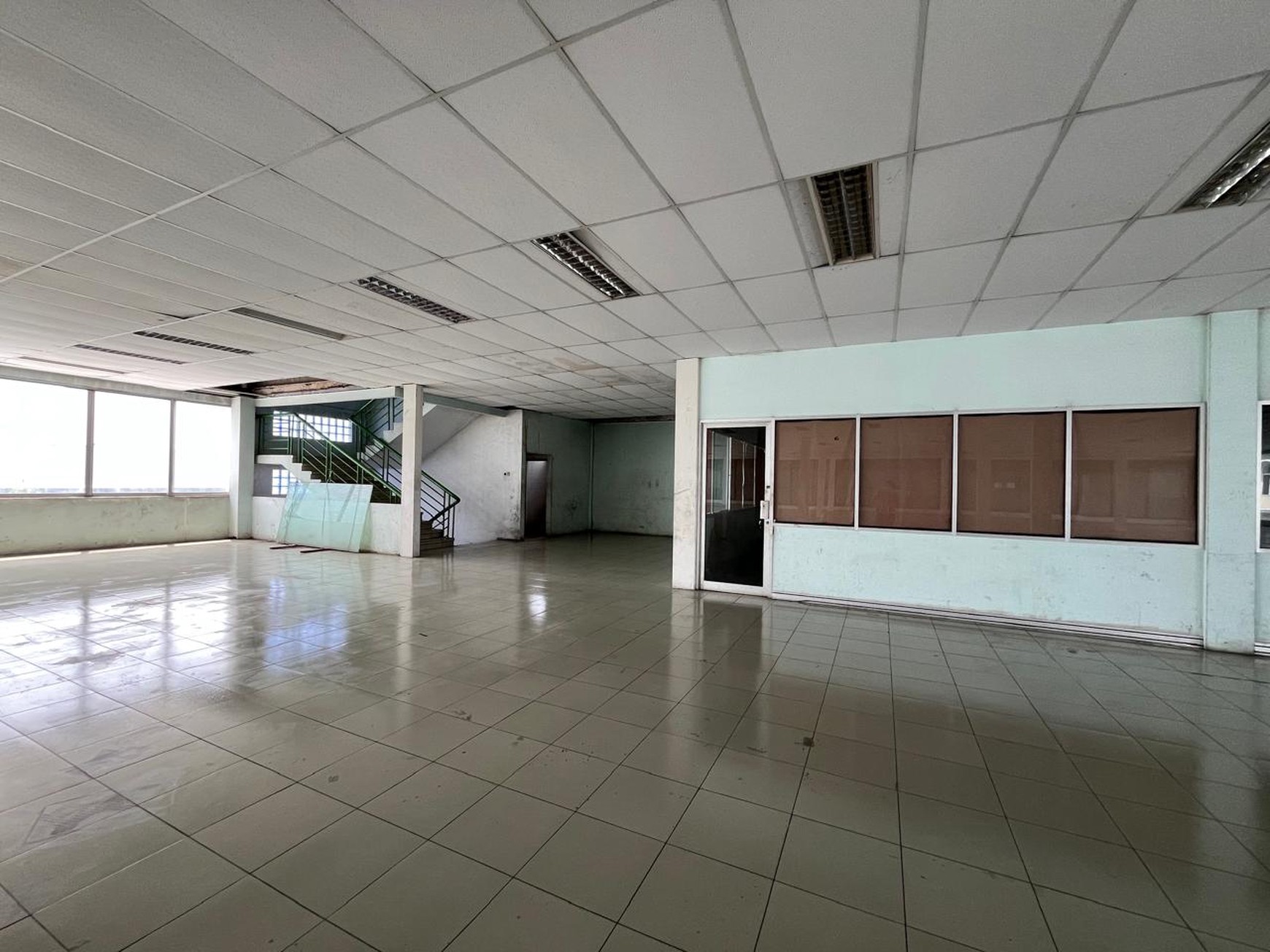 Disewakan Gedung Ex Kia Cimone JL. Merdeka - Pabuaran Tangerang