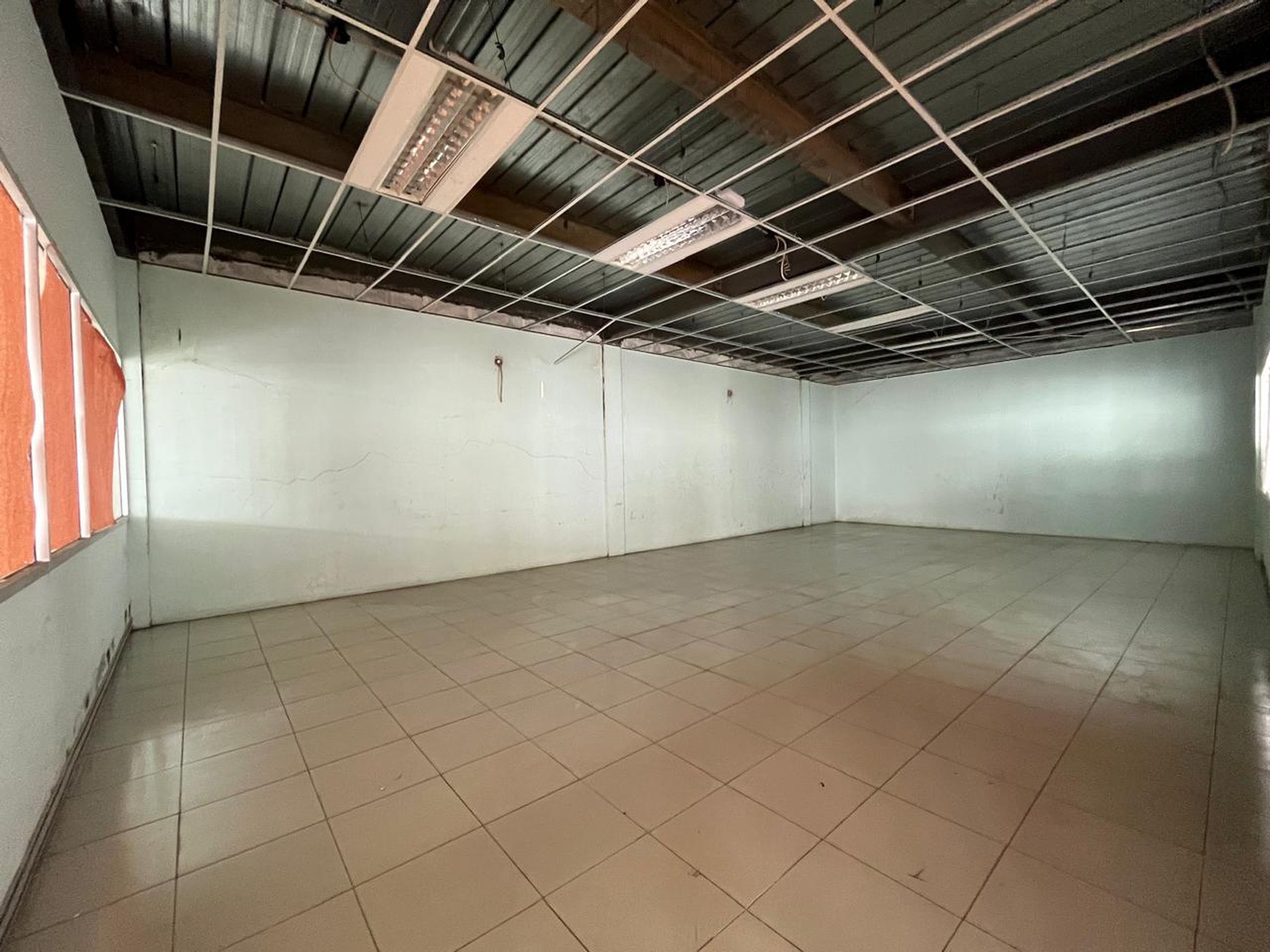 Disewakan Gedung Ex Kia Cimone JL. Merdeka - Pabuaran Tangerang