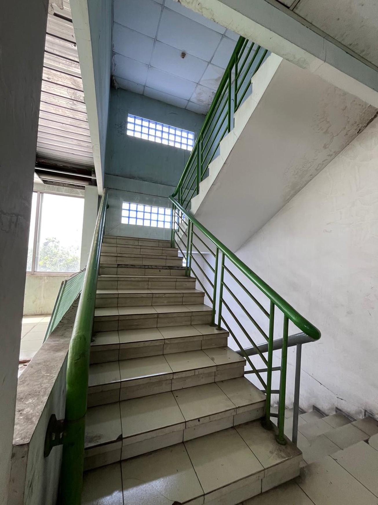 Disewakan Gedung Ex Kia Cimone JL. Merdeka - Pabuaran Tangerang