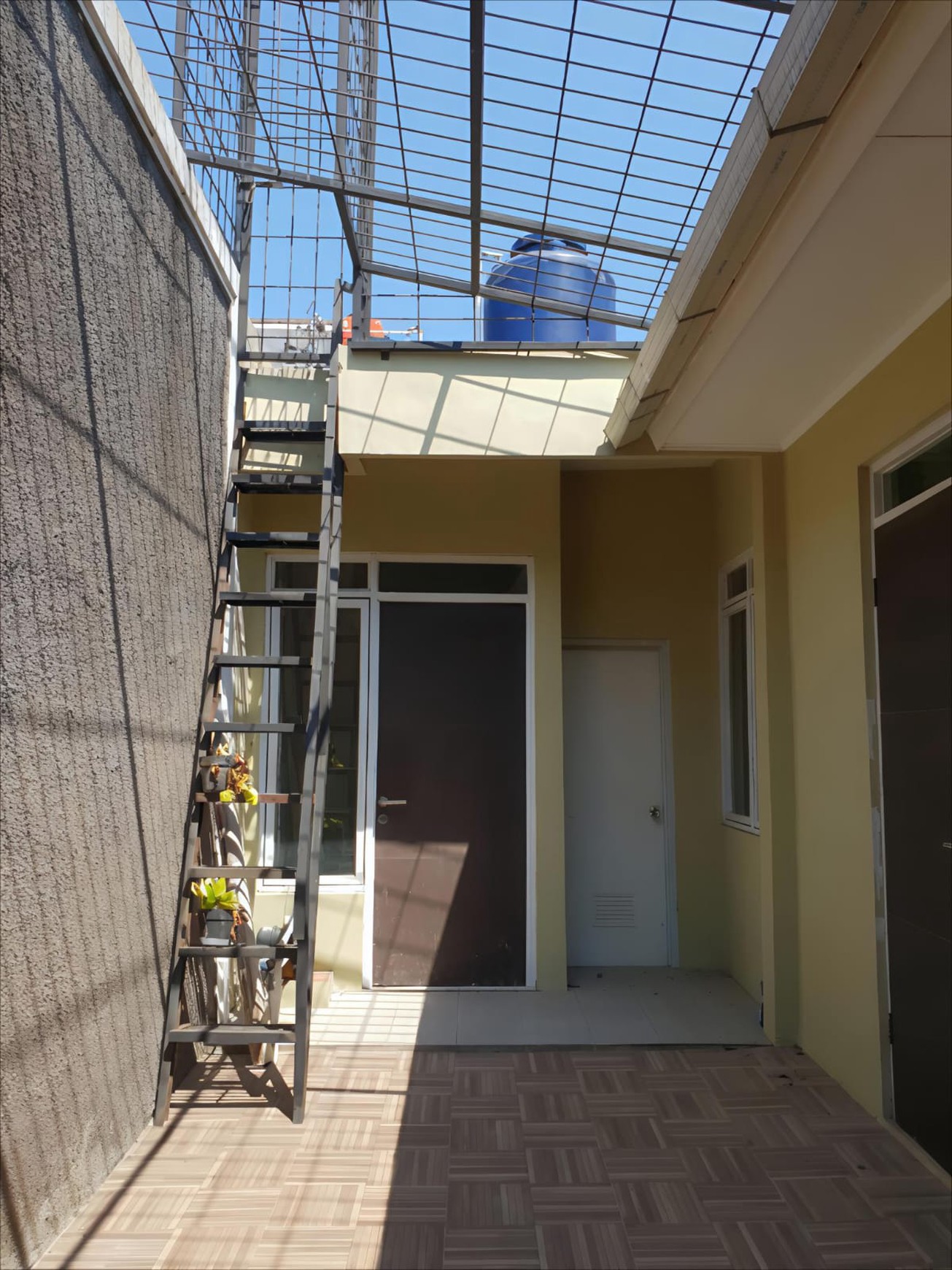 Rumah Siap Huni Di Metland Transyogi, Cileungsi