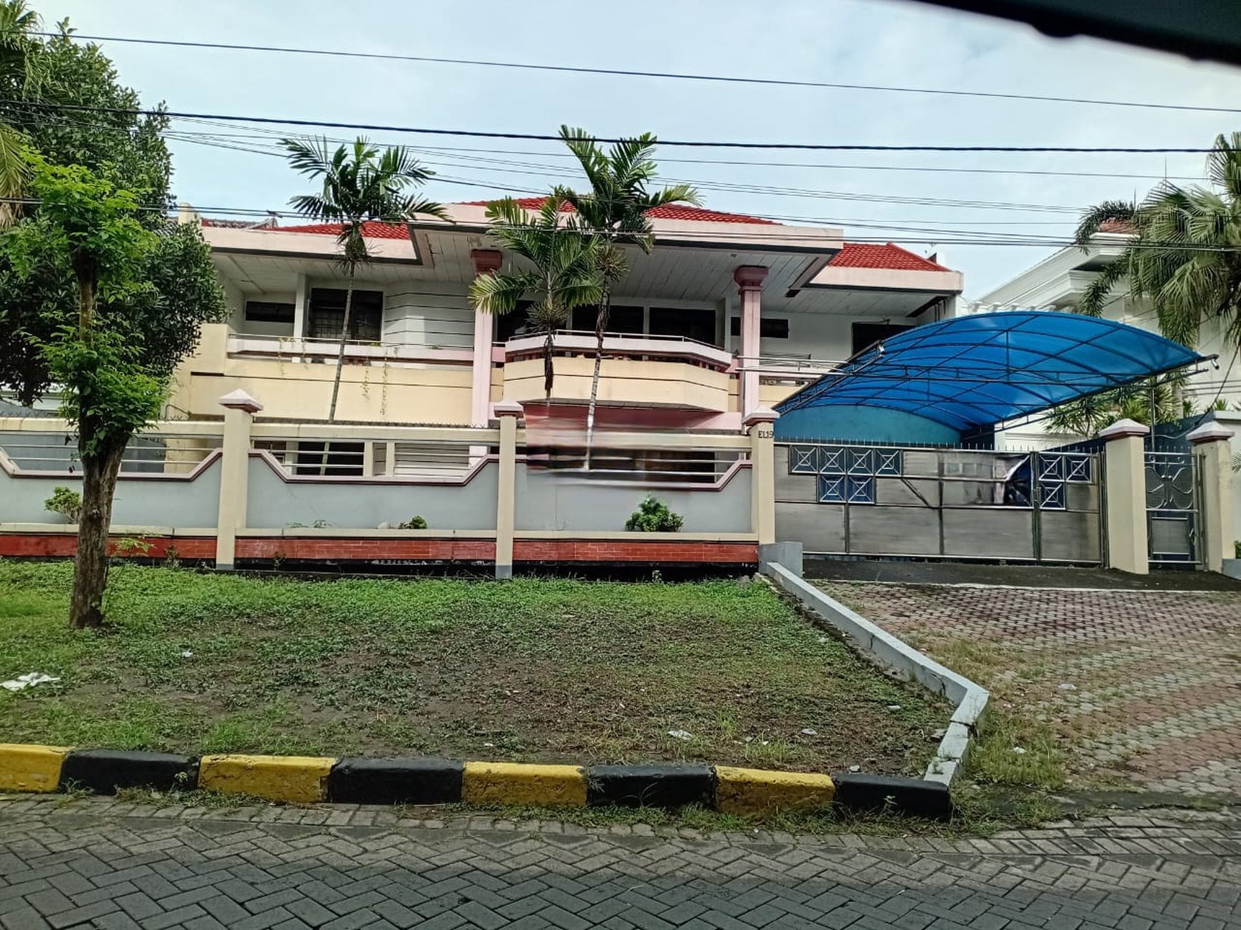Dijual Rumah Nol Jalan Raya Darmo Harapan cocok untuk Usaha
