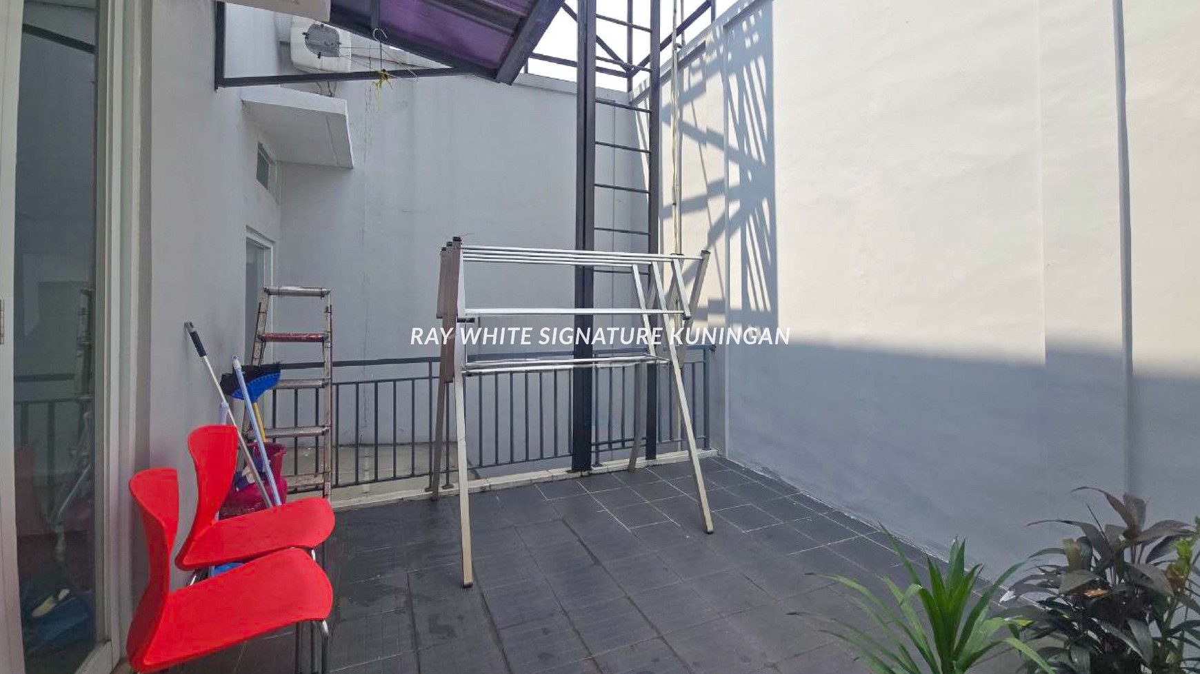 Dijual Rumah Siap Huni Di Town House Cilandak , Lokasi Dekat Tol 