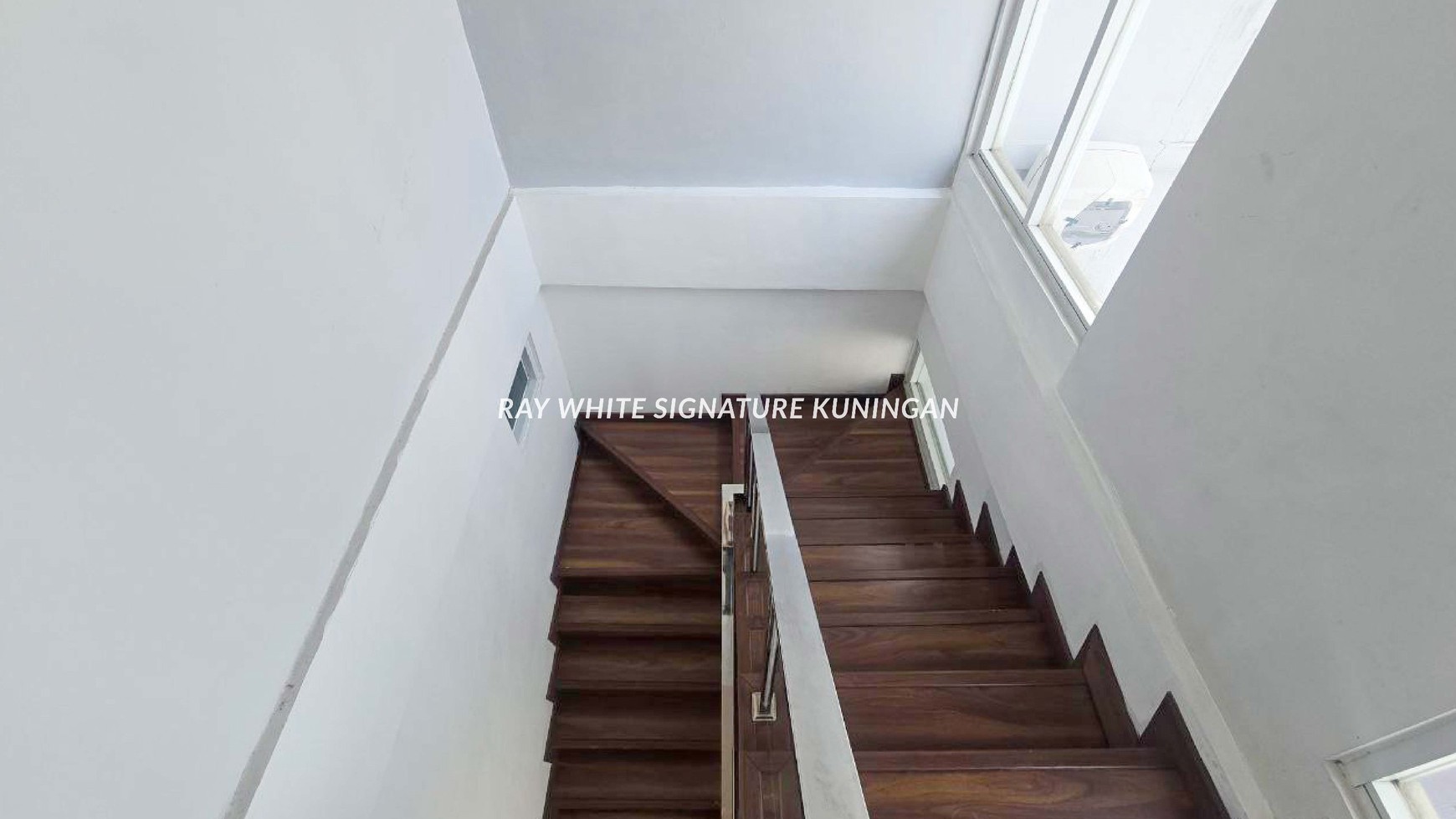 Dijual Rumah Siap Huni Di Town House Cilandak , Lokasi Dekat Tol 