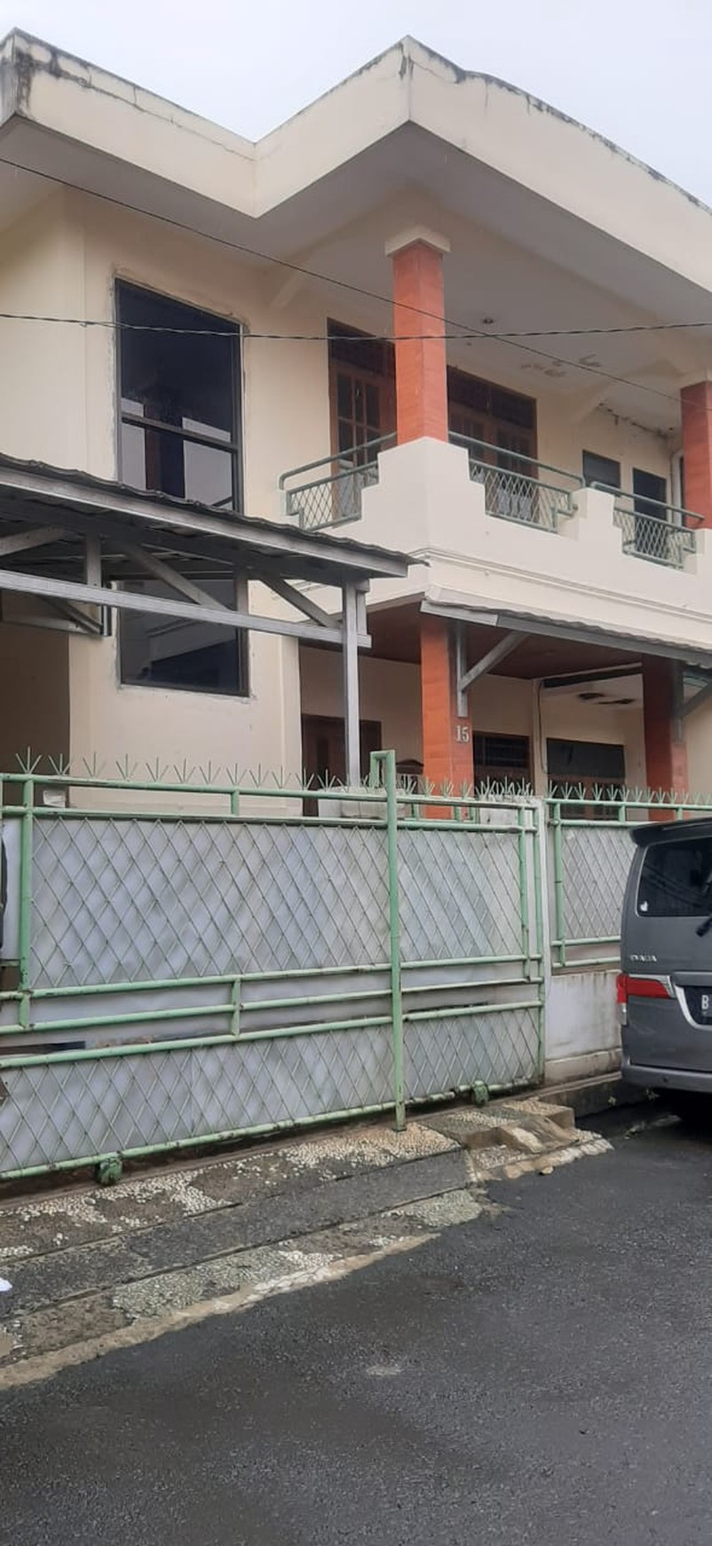 Rumah siap huni dalam kompleks tenang di Ciputat Timur