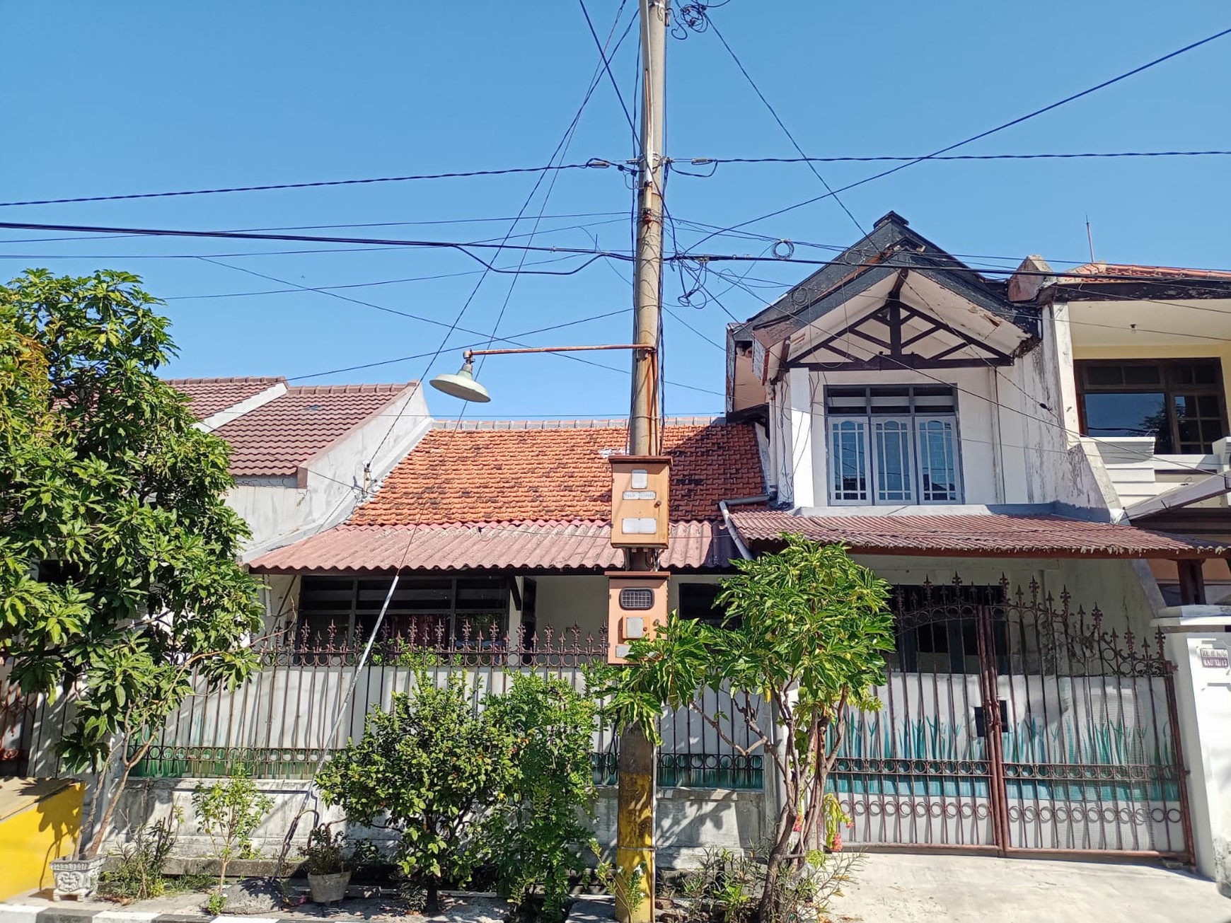 Dijual 200 m2 Rumah Rungkut Asri Utara - Kali Rungkut Dekat Trans Mart Rungkut, Superindo