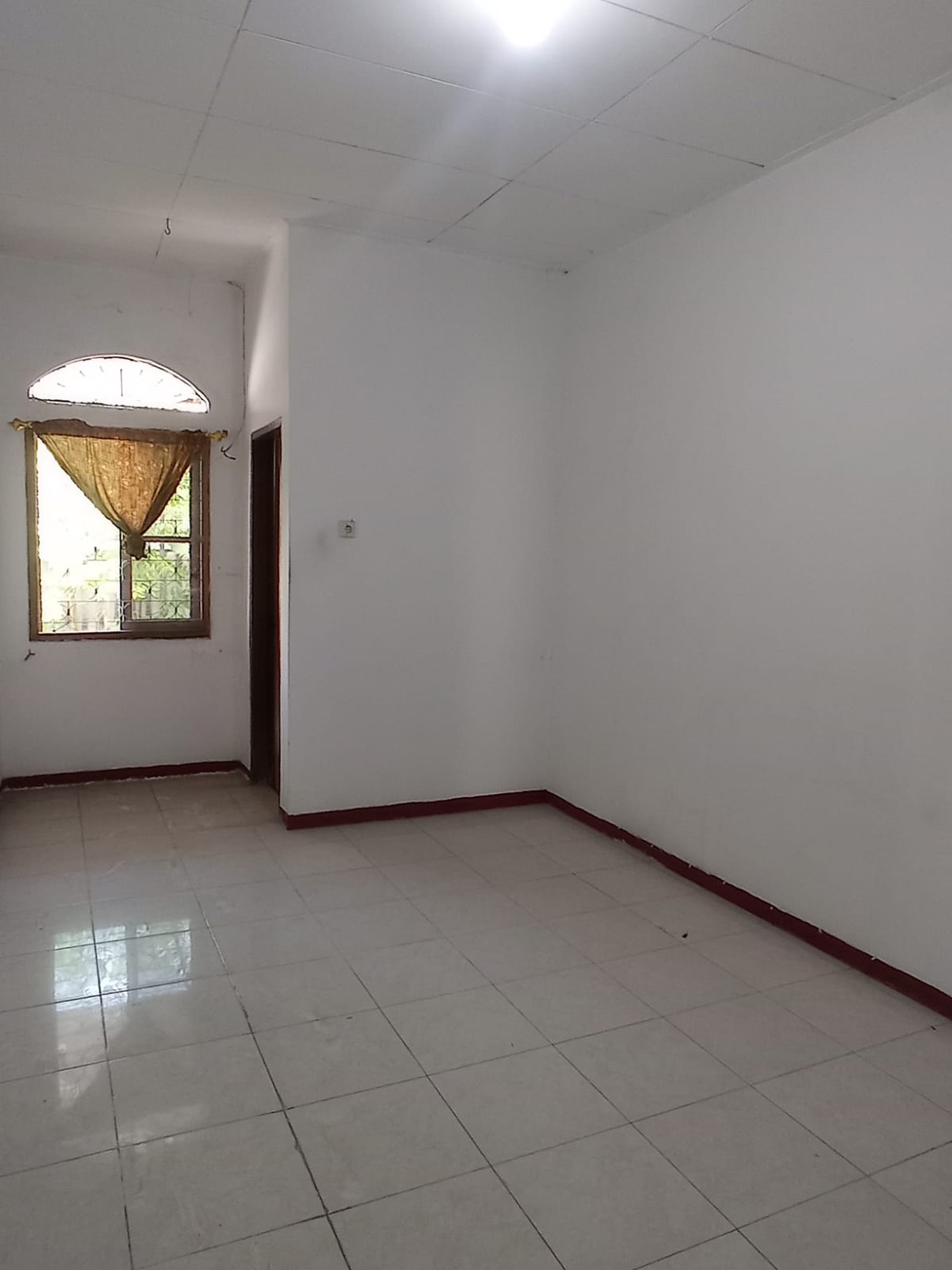 DiSewakan Rumah Darmo Satelit Indah,dekat Margomulyo