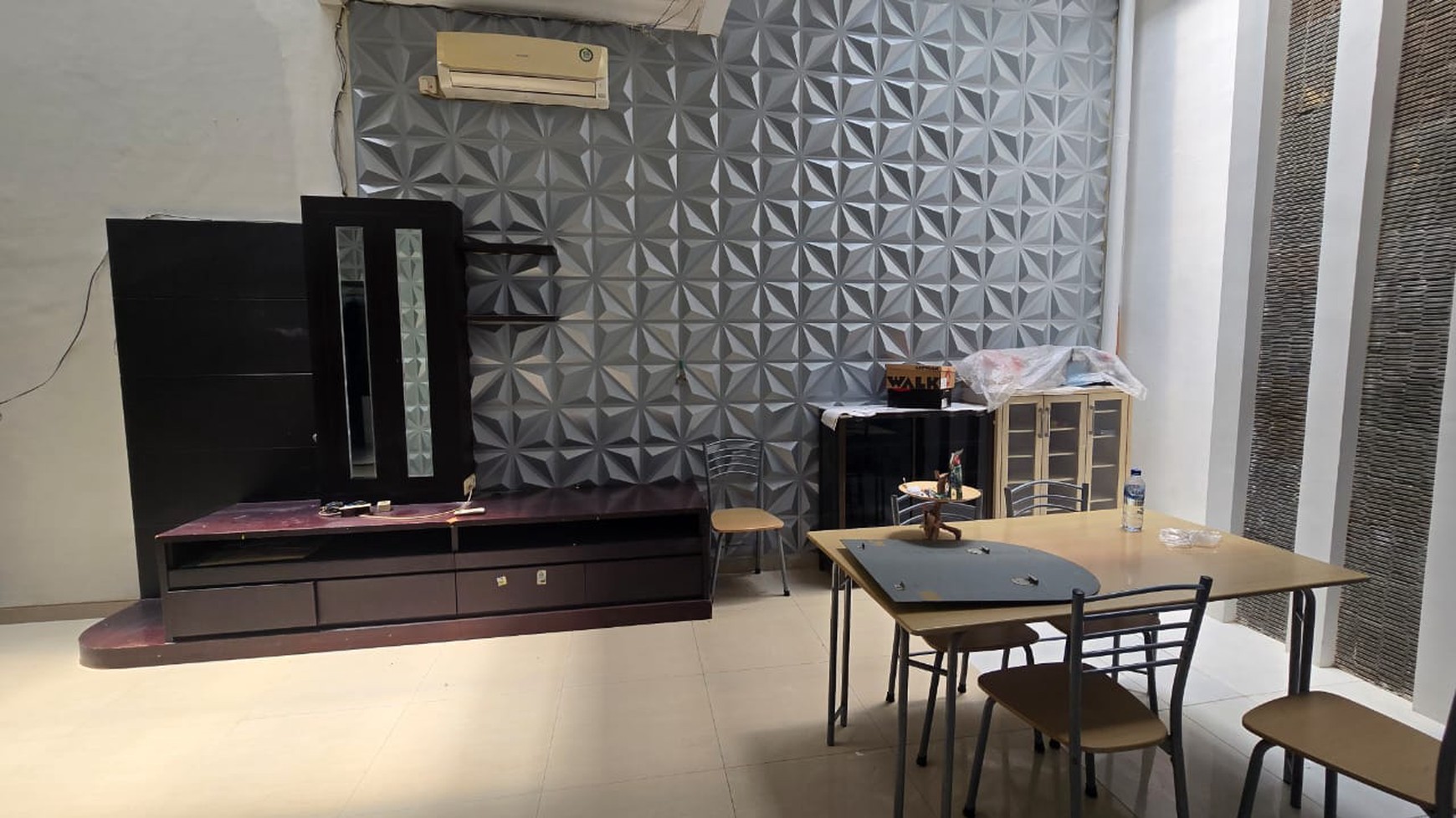 Disewakan Rumah Pakuwon City San Diego Surabaya Timur - Full Furnished - Carport 2 Mobil
