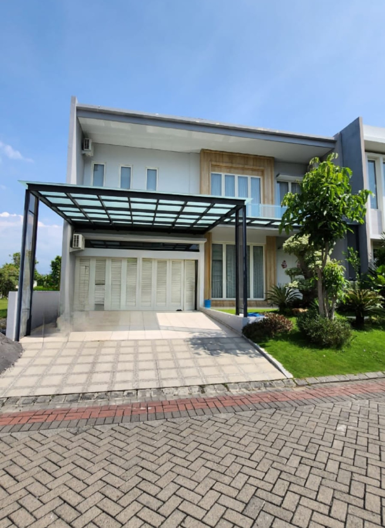 Dijual Rumah Full Furnish Lisbon Pakuwon Indah Surabaya